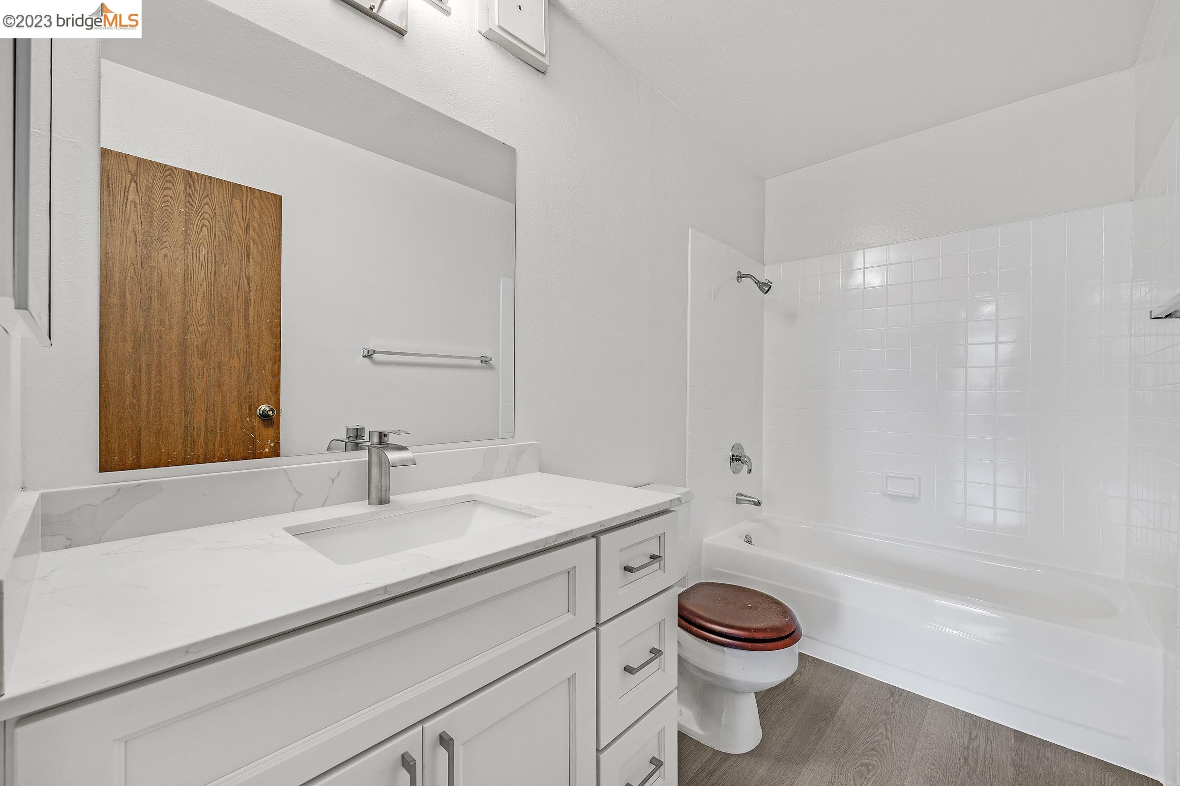 Detail Gallery Image 12 of 25 For 555 Pierce St #1510,  Albany,  CA 94706 - 2 Beds | 2 Baths