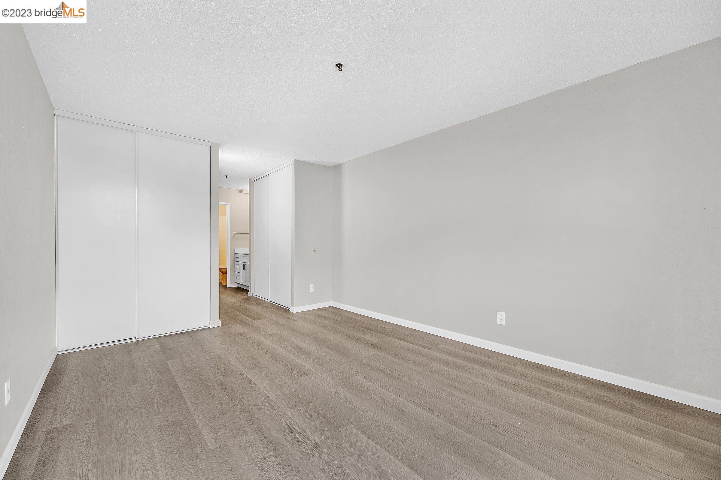 Detail Gallery Image 16 of 25 For 555 Pierce St #1510,  Albany,  CA 94706 - 2 Beds | 2 Baths