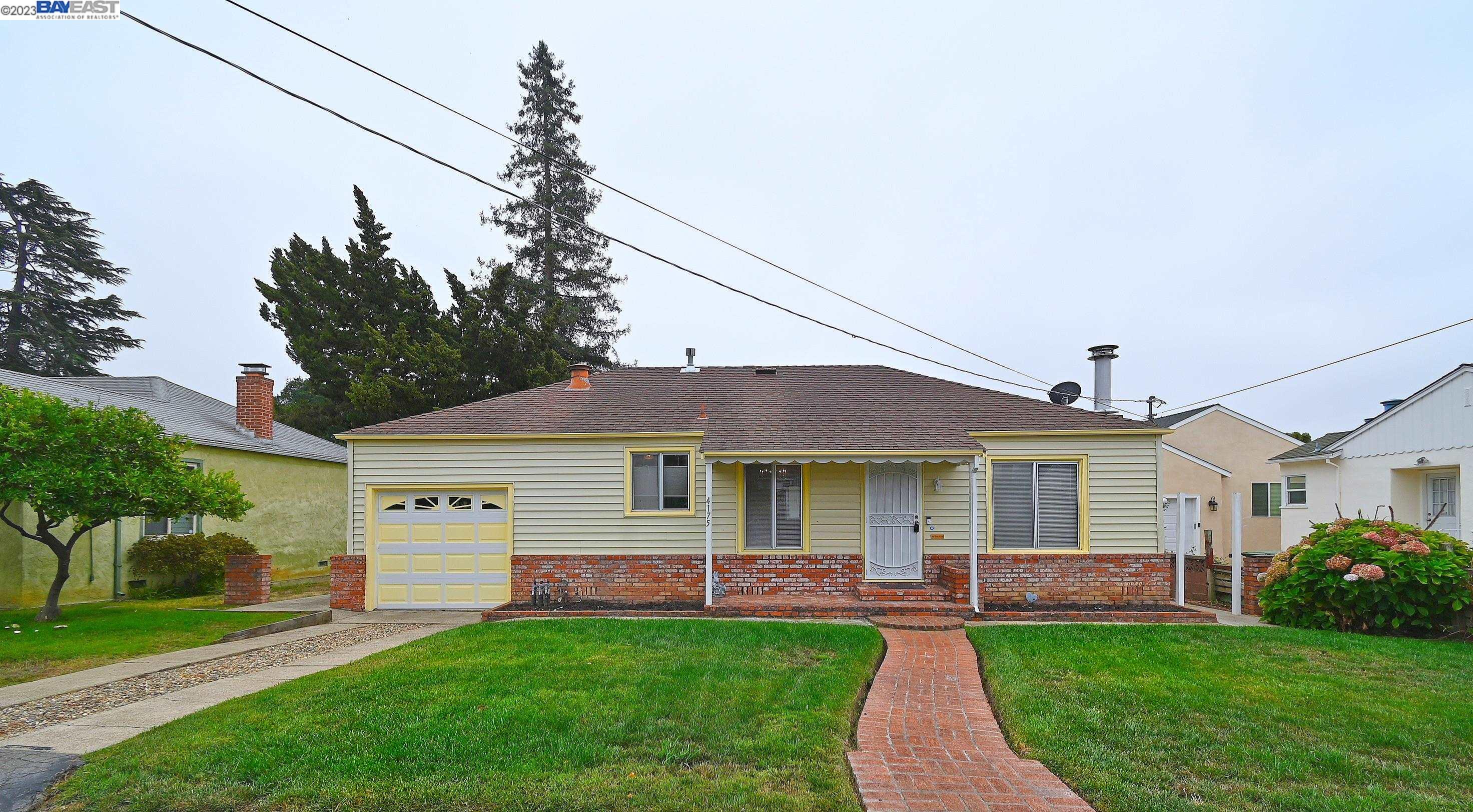 Detail Gallery Image 1 of 1 For 4175 Berdina Rd, Castro Valley,  CA 94546 - 2 Beds | 1 Baths