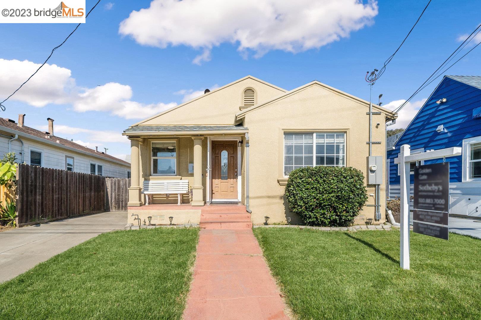 Detail Gallery Image 1 of 1 For 2401 107th, Oakland,  CA 94603 - 3 Beds | 1 Baths