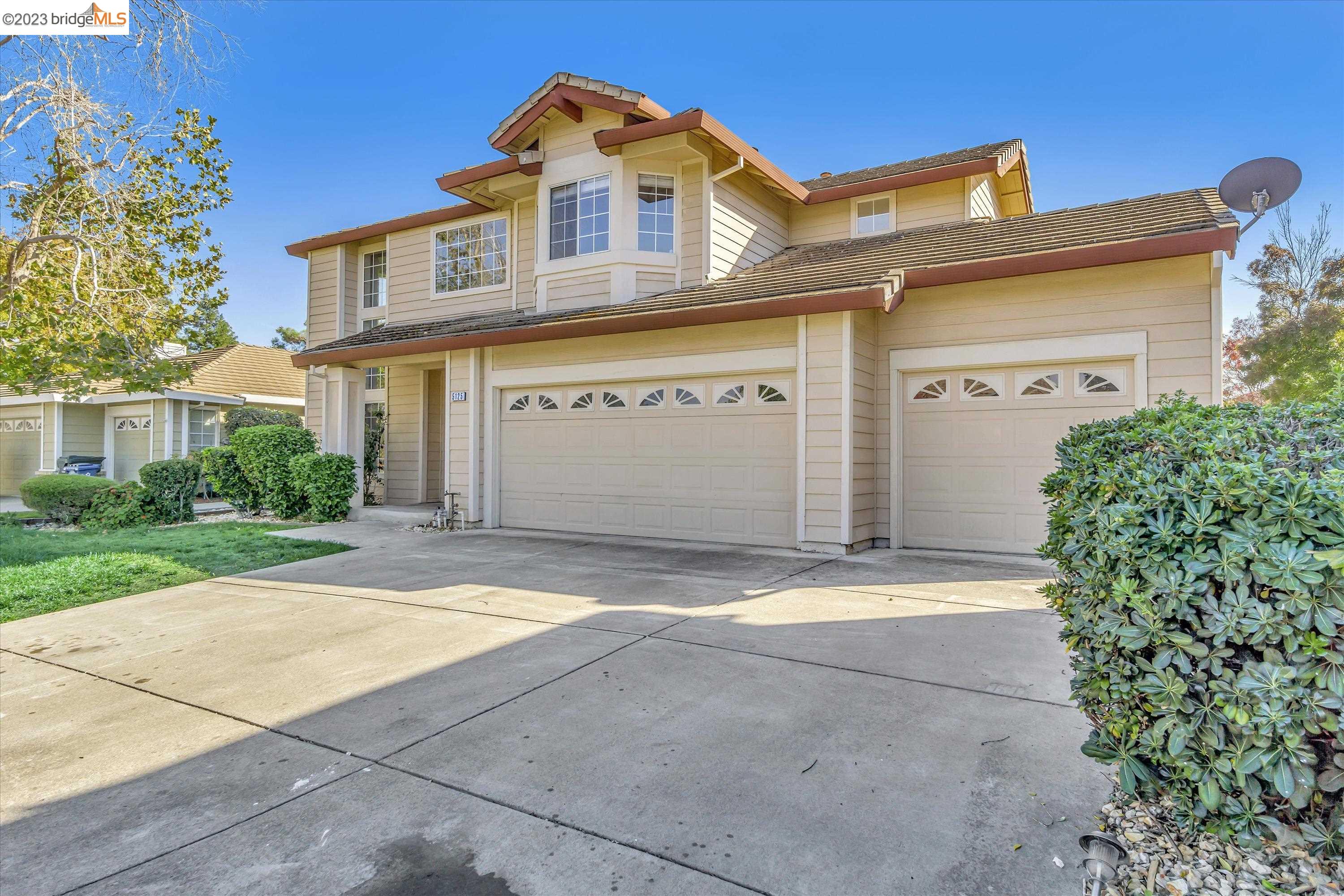 Detail Gallery Image 1 of 1 For 5125 Redtail Court, Antioch,  CA 94531 - 5 Beds | 3 Baths