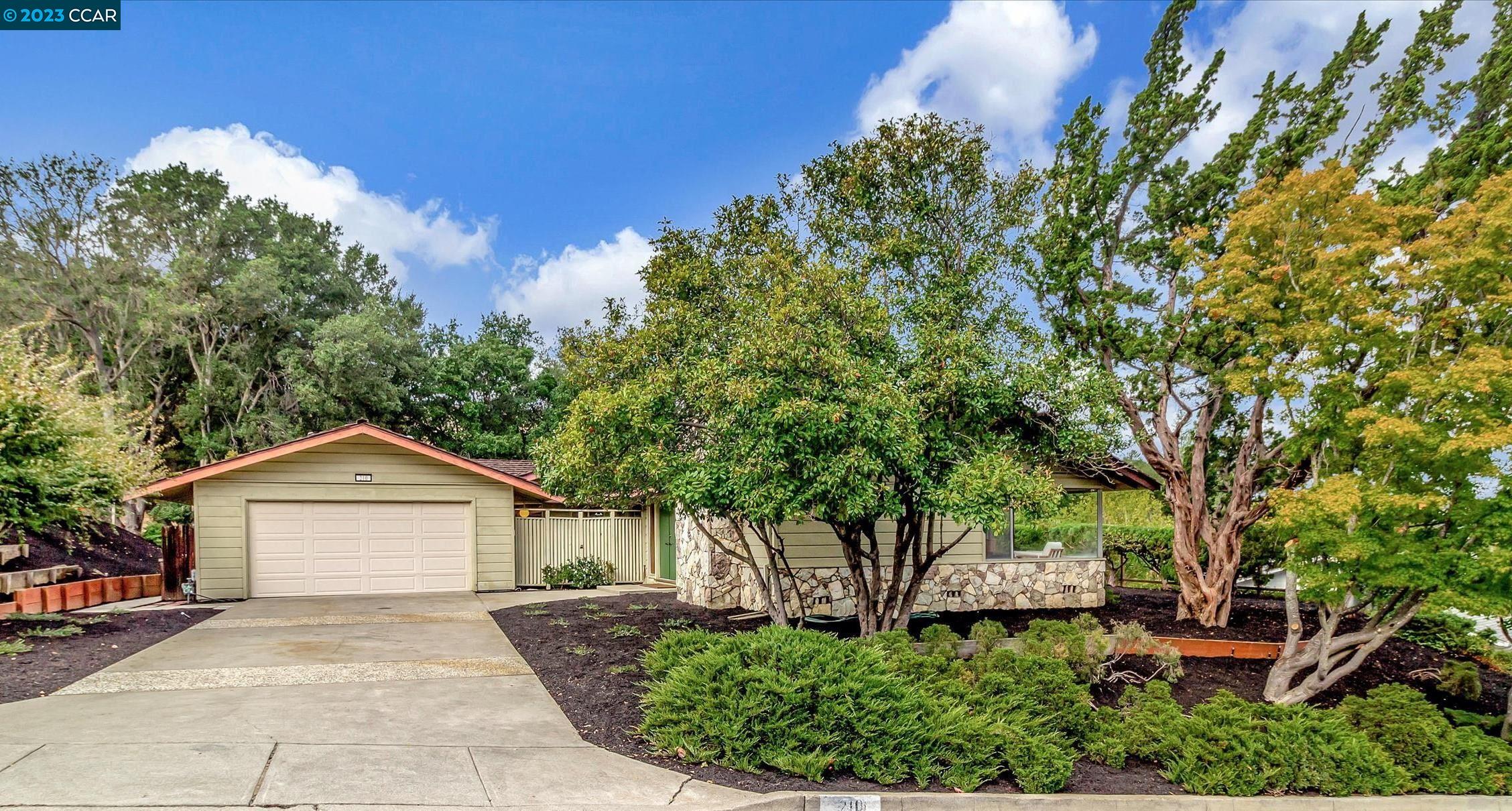 Detail Gallery Image 1 of 1 For 210 Town and Country Dr, Danville,  CA 94526 - 4 Beds | 2/1 Baths