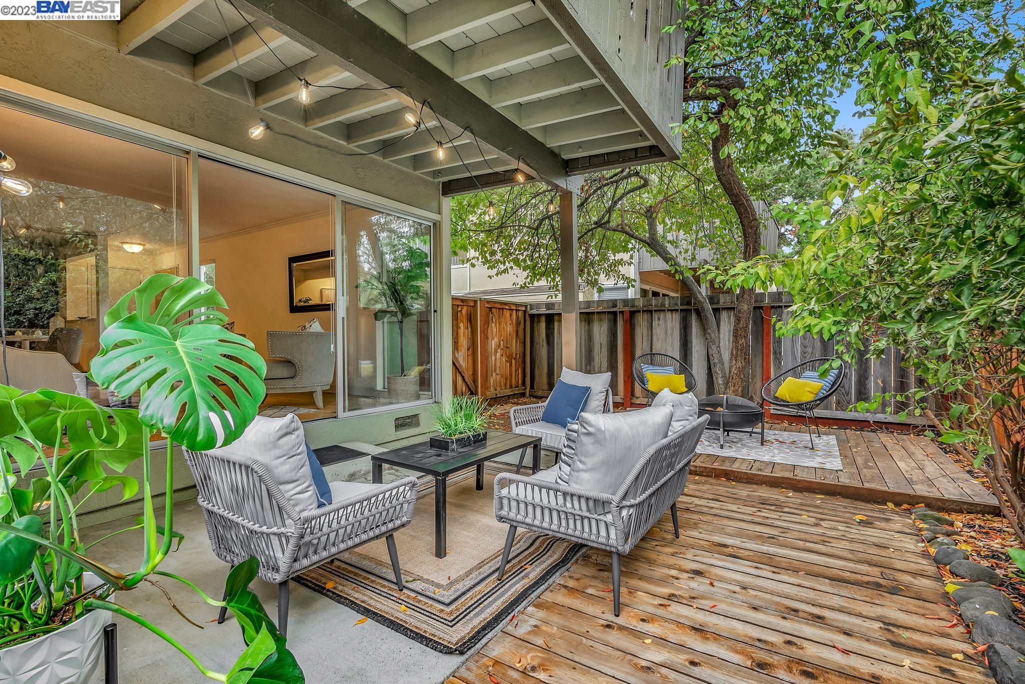 Detail Gallery Image 1 of 1 For 43 Massolo Dr #UNIT D,  Pleasant Hill,  CA 94523 - 2 Beds | 2 Baths