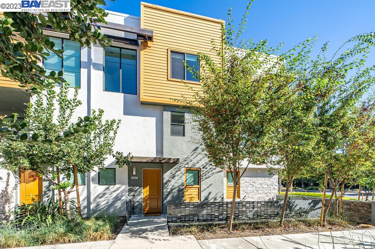 MLS: 41043023 Condo For Sale