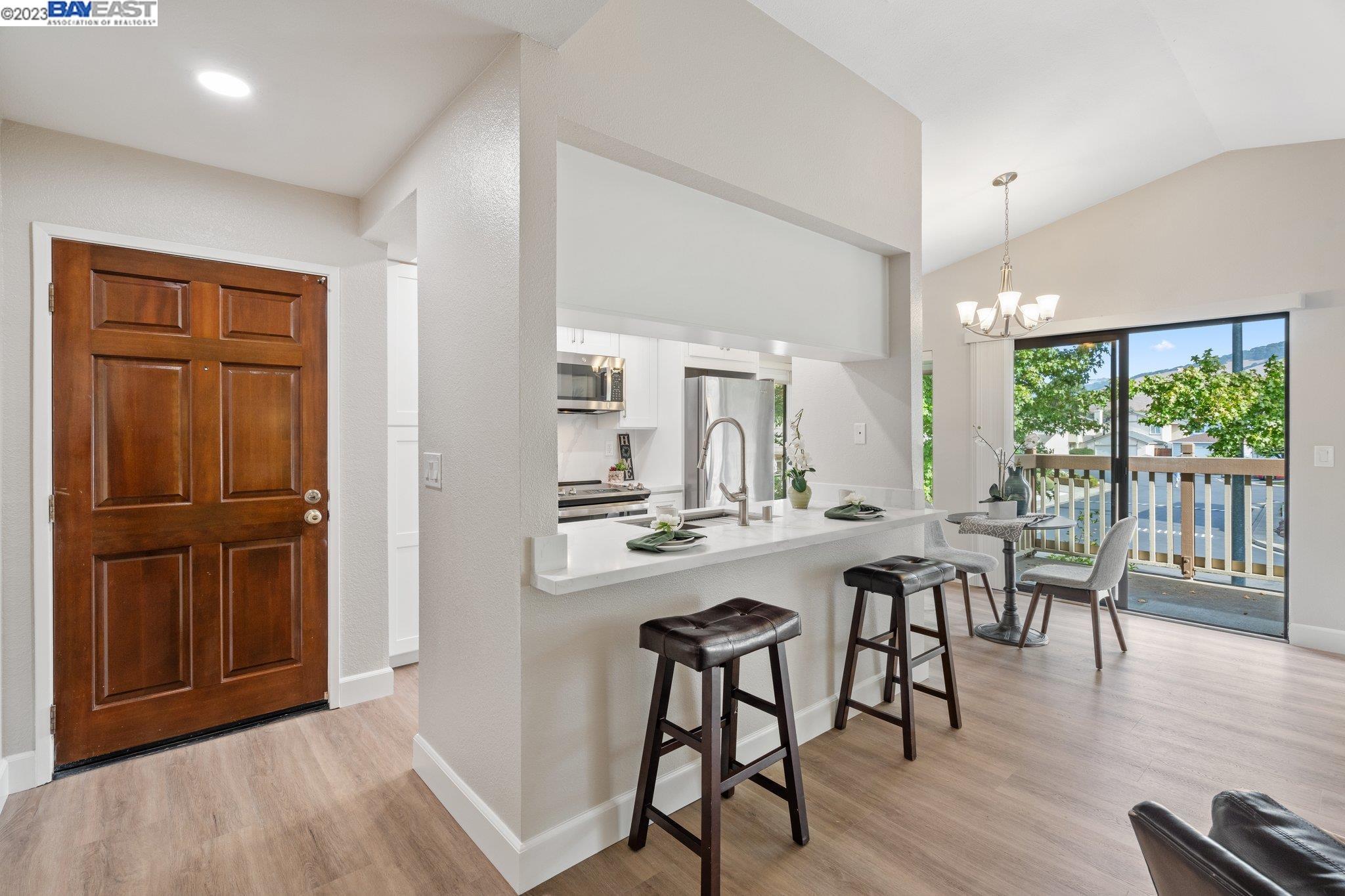 Photo #2: 41043227 Listing 