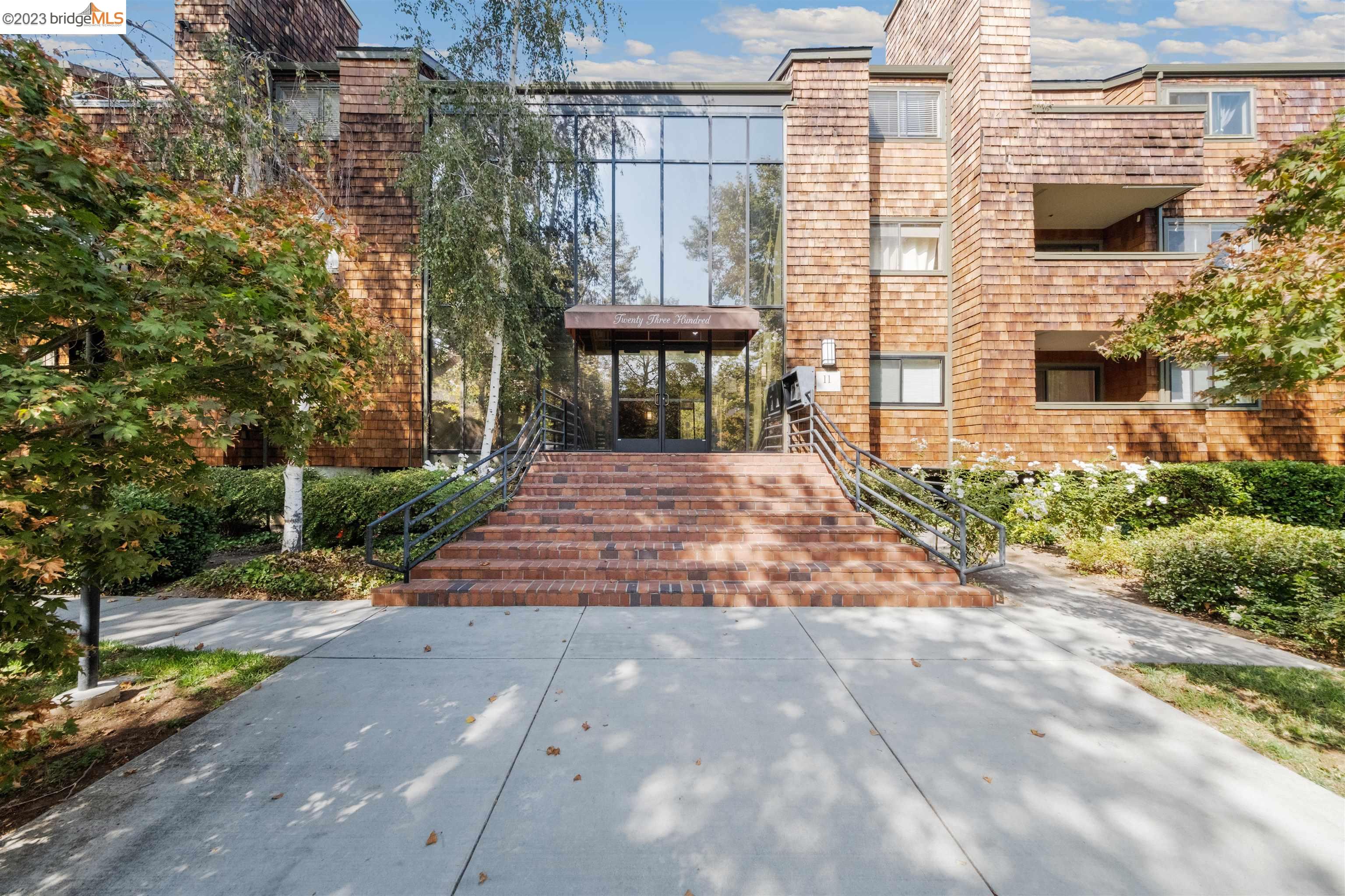 Detail Gallery Image 1 of 1 For 2342 La Terrace Cir, San Jose,  CA 95123 - 2 Beds | 2 Baths