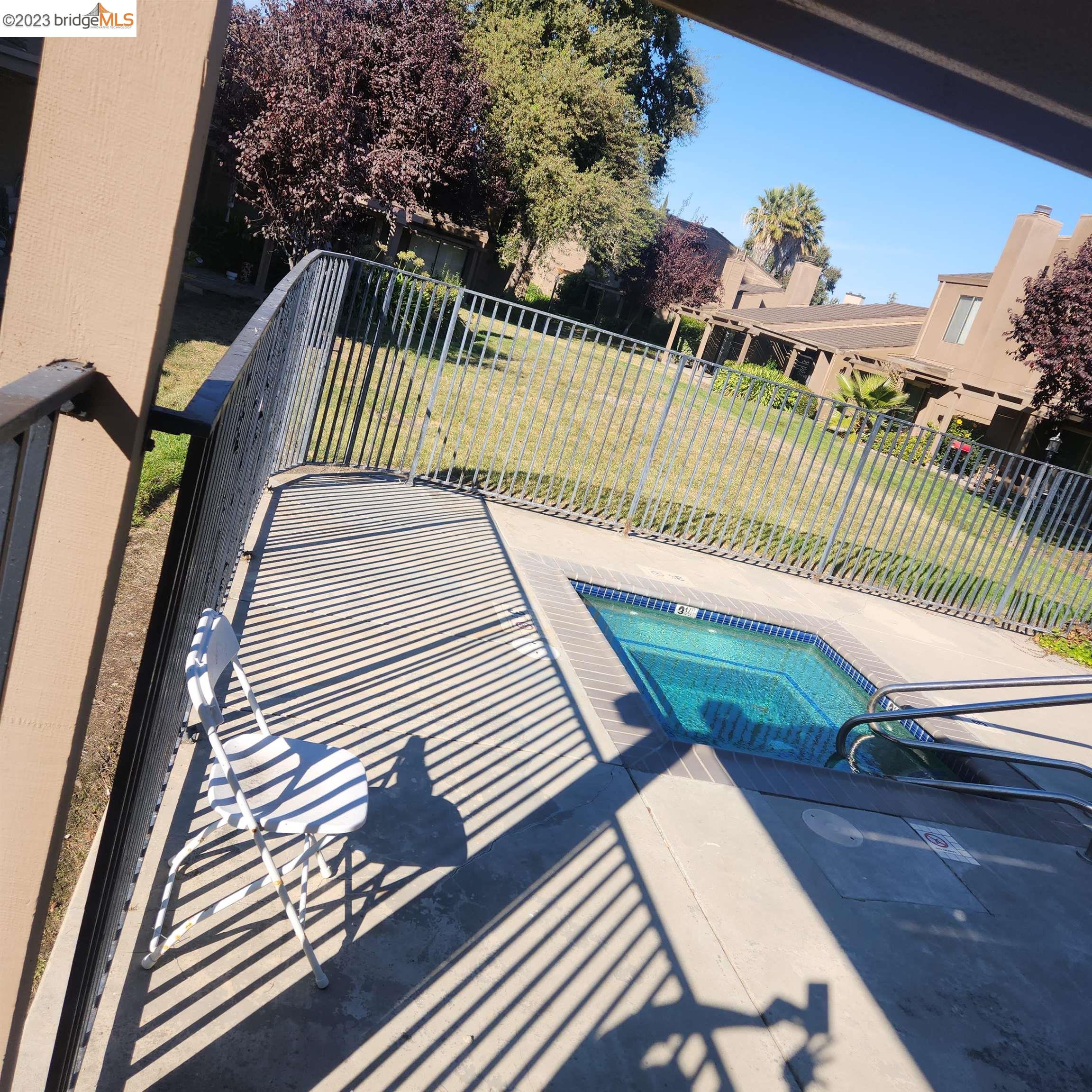 Detail Gallery Image 3 of 16 For 4997 Gadwall Cir, Stockton,  CA 95207 - 2 Beds | 2 Baths
