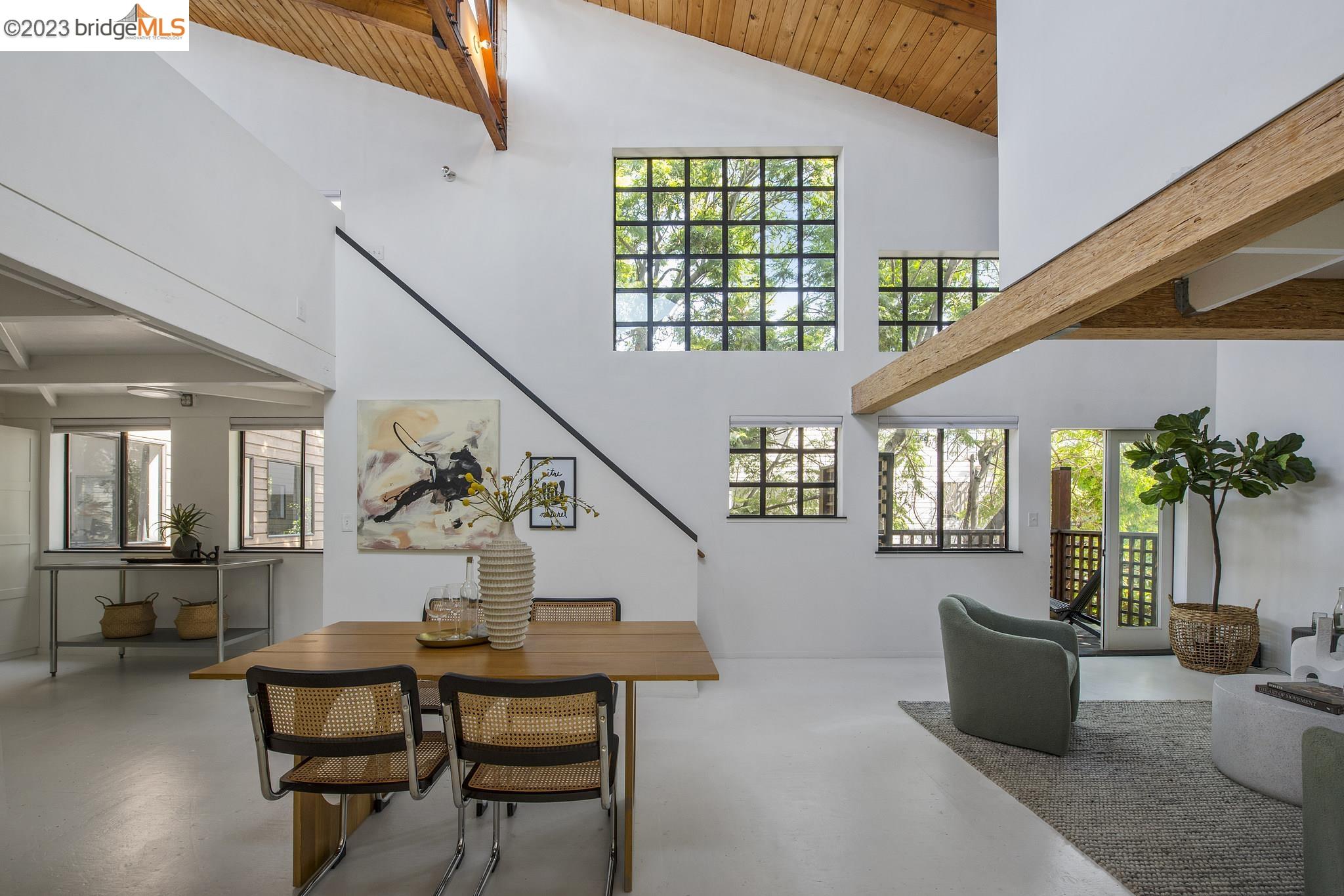 Detail Gallery Image 1 of 1 For 348 Lewis St #3,  Oakland,  CA 94607 - 3 Beds | 2 Baths