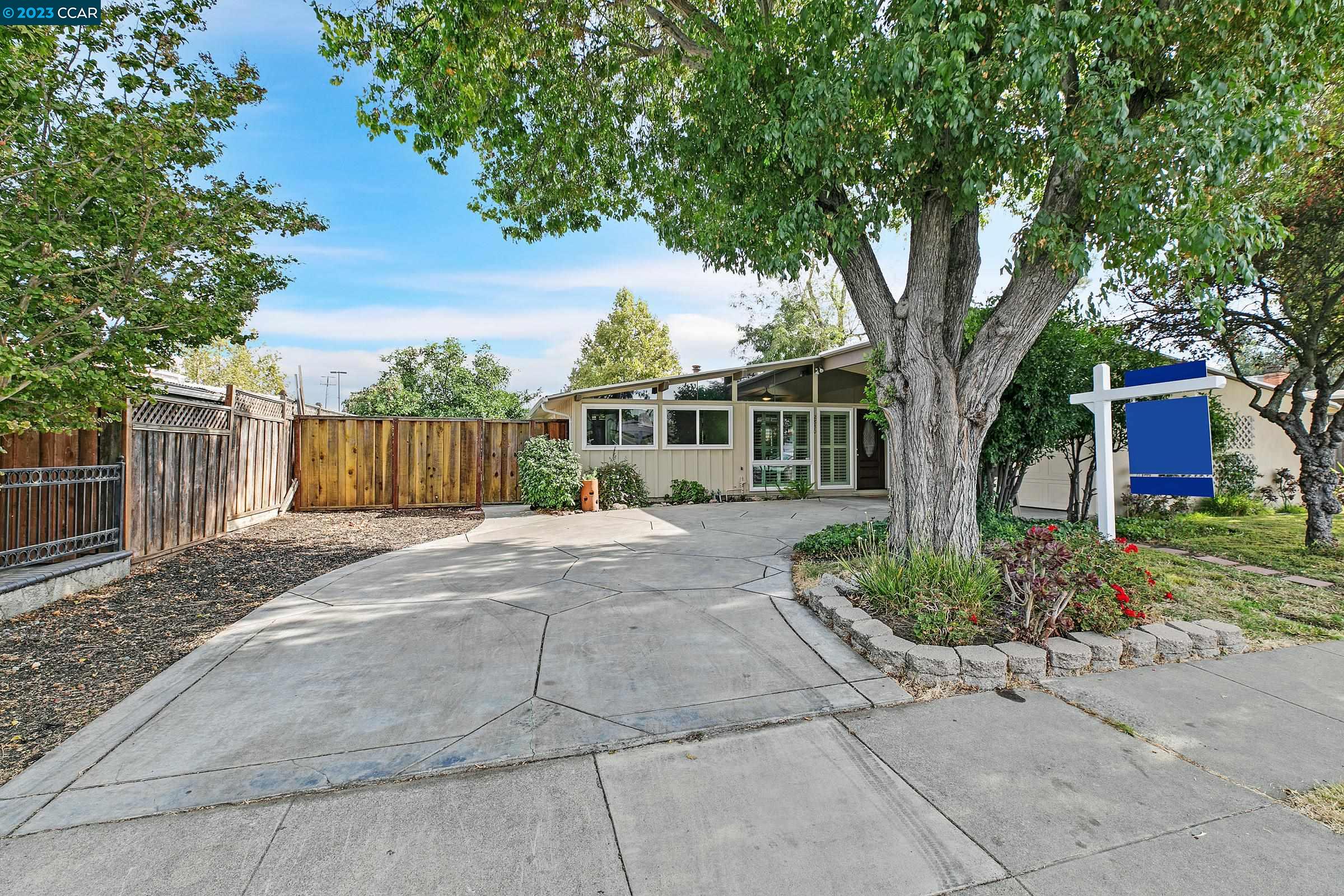 Detail Gallery Image 1 of 1 For 2830 Eastgate Ave, Concord,  CA 94520 - 3 Beds | 2 Baths