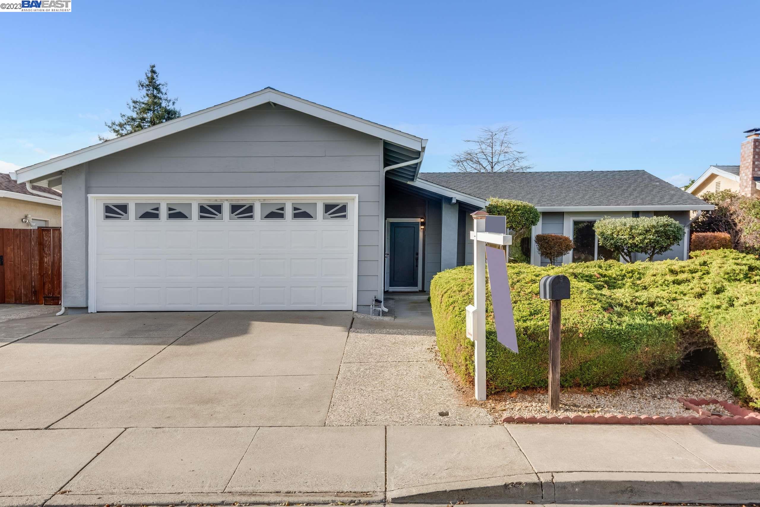 Detail Gallery Image 1 of 1 For 4465 Santee Road, Fremont,  CA 94555 - 4 Beds | 2 Baths
