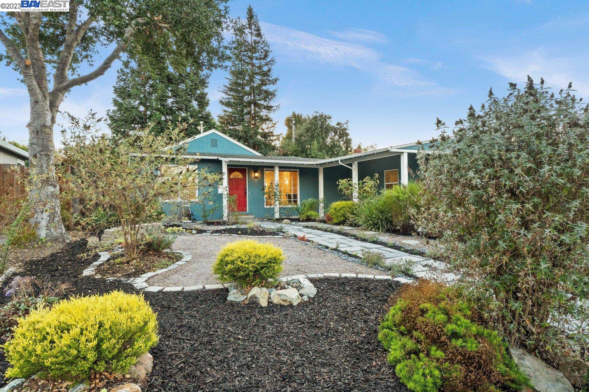 Detail Gallery Image 1 of 1 For 1704 Virginia Ave, Redwood City,  CA 94061 - 3 Beds | 2 Baths