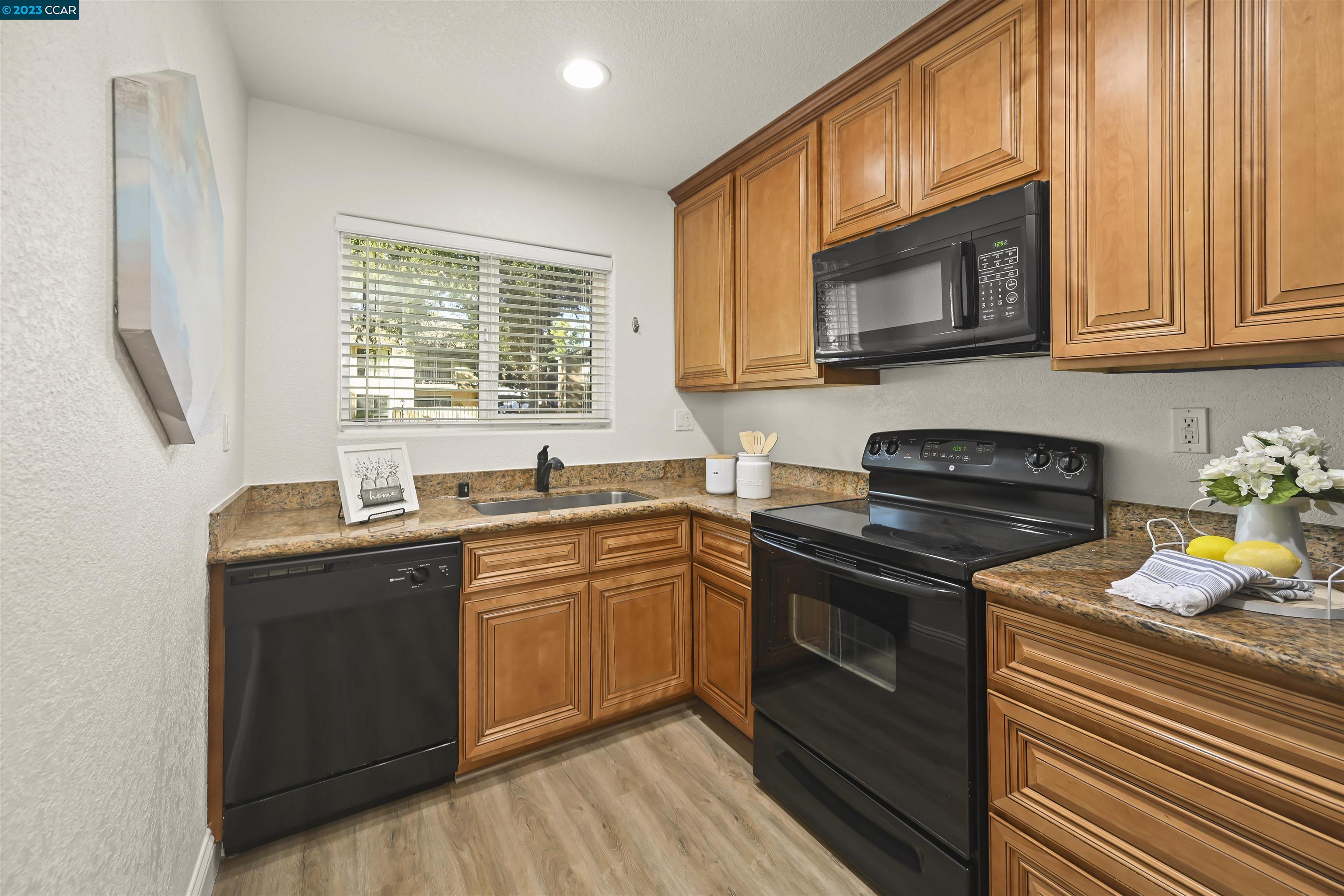 Photo #5: 41043748 Listing 