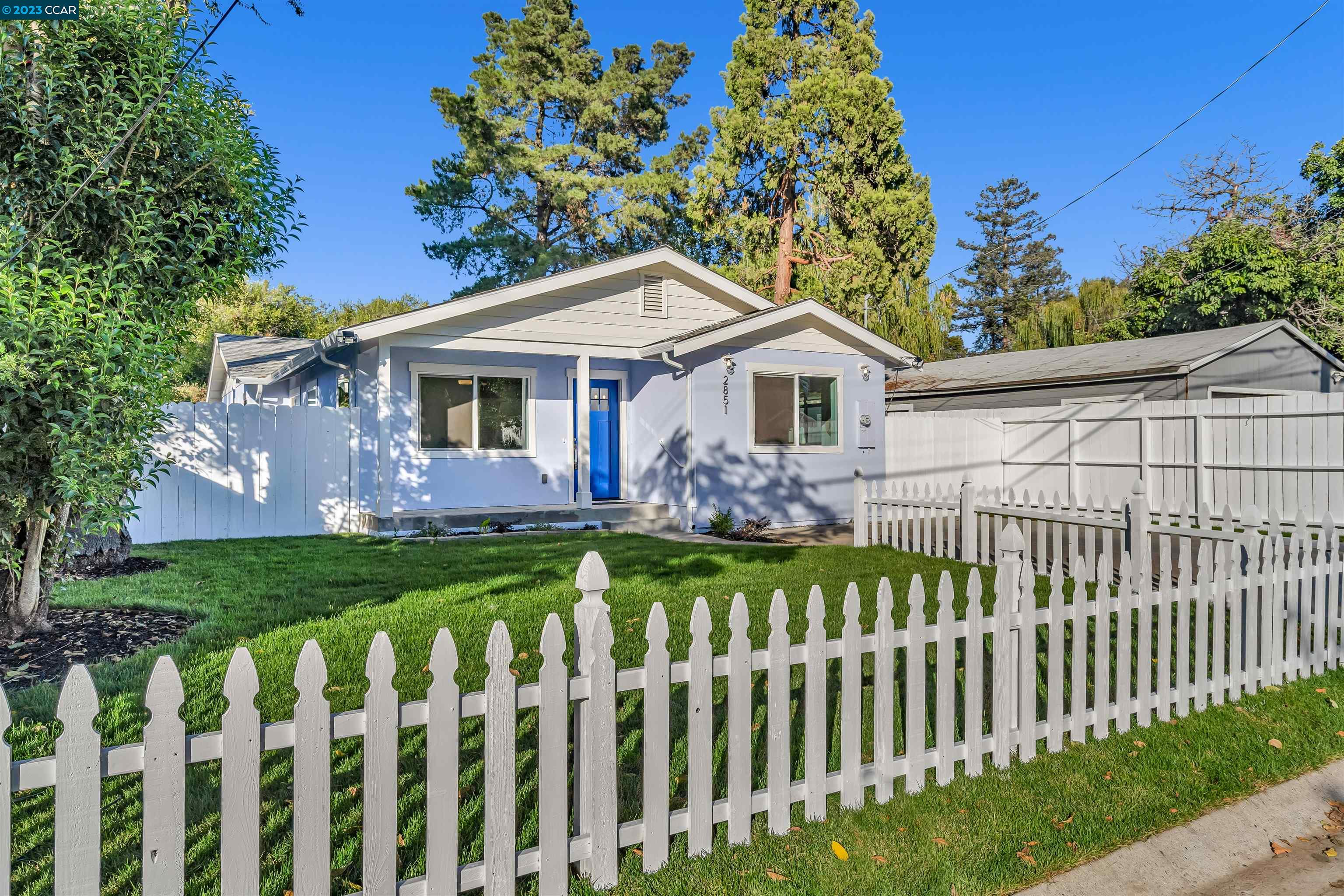 Detail Gallery Image 1 of 1 For 2851 Laguna St, Concord,  CA 94518 - 3 Beds | 2 Baths