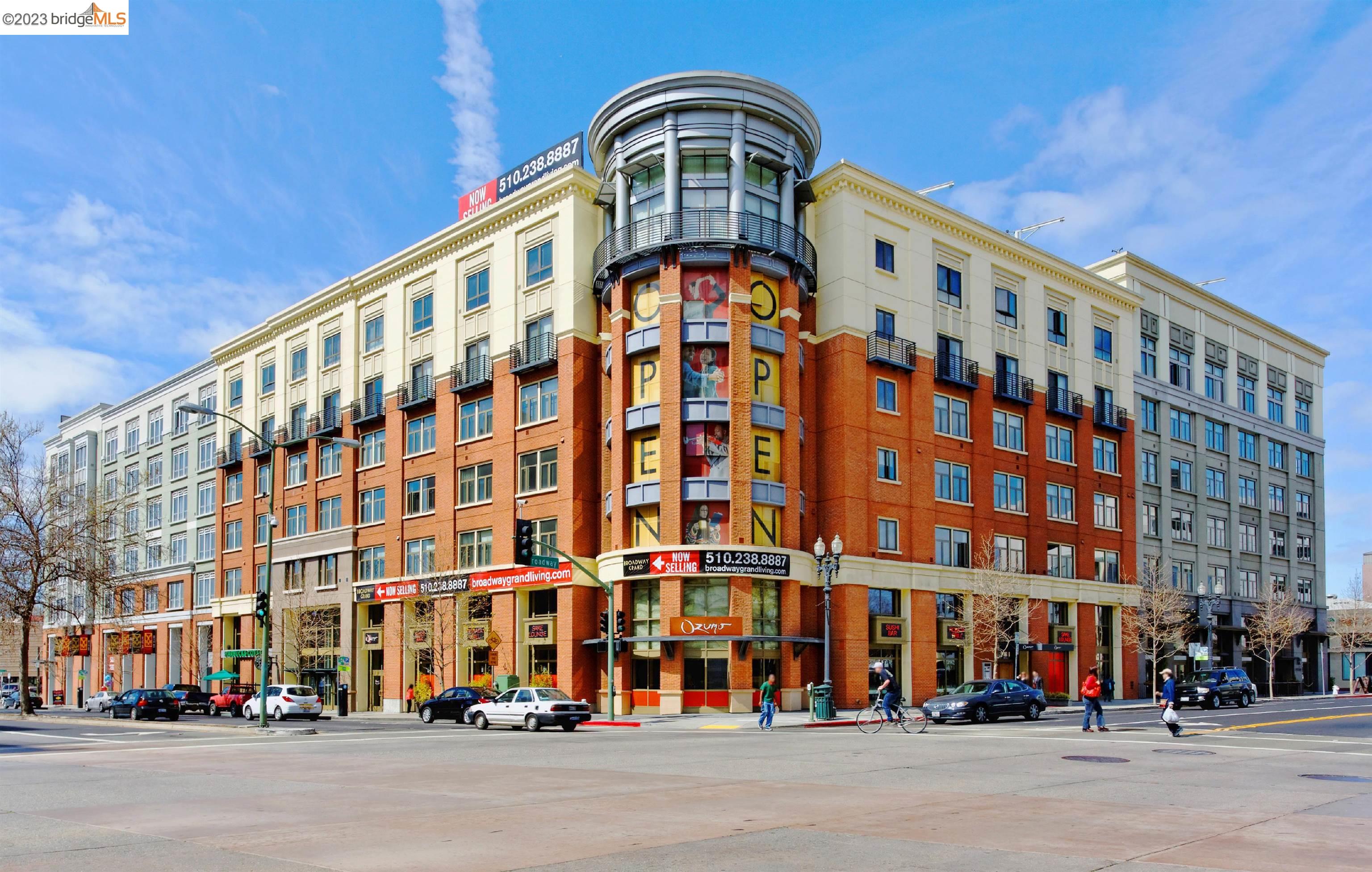 Detail Gallery Image 1 of 1 For 438 W Grand Ave #604,  Oakland,  CA 94612 - 3 Beds | 2 Baths