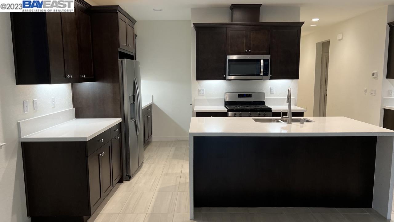 Detail Gallery Image 1 of 1 For 16227 Duggar Dr, Lathrop,  CA 95330 - 4 Beds | 3 Baths