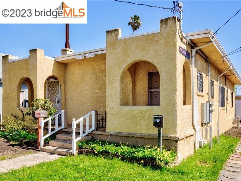 Detail Gallery Image 1 of 1 For 2572 60th Ave, Oakland,  CA 94605 - 3 Beds | 2 Baths