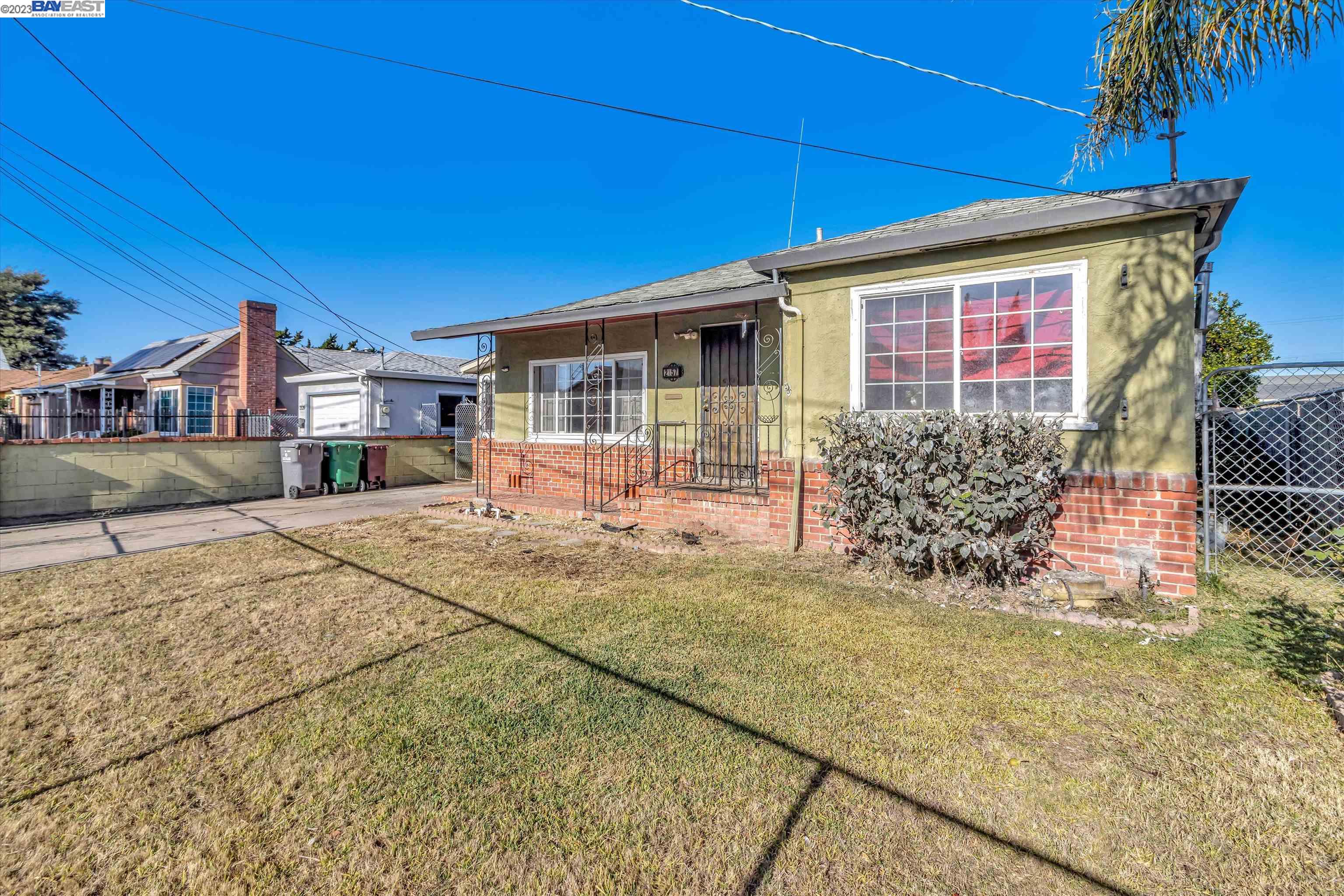 Detail Gallery Image 1 of 1 For 2157 103rd, Oakland,  CA 94603 - 3 Beds | 1 Baths