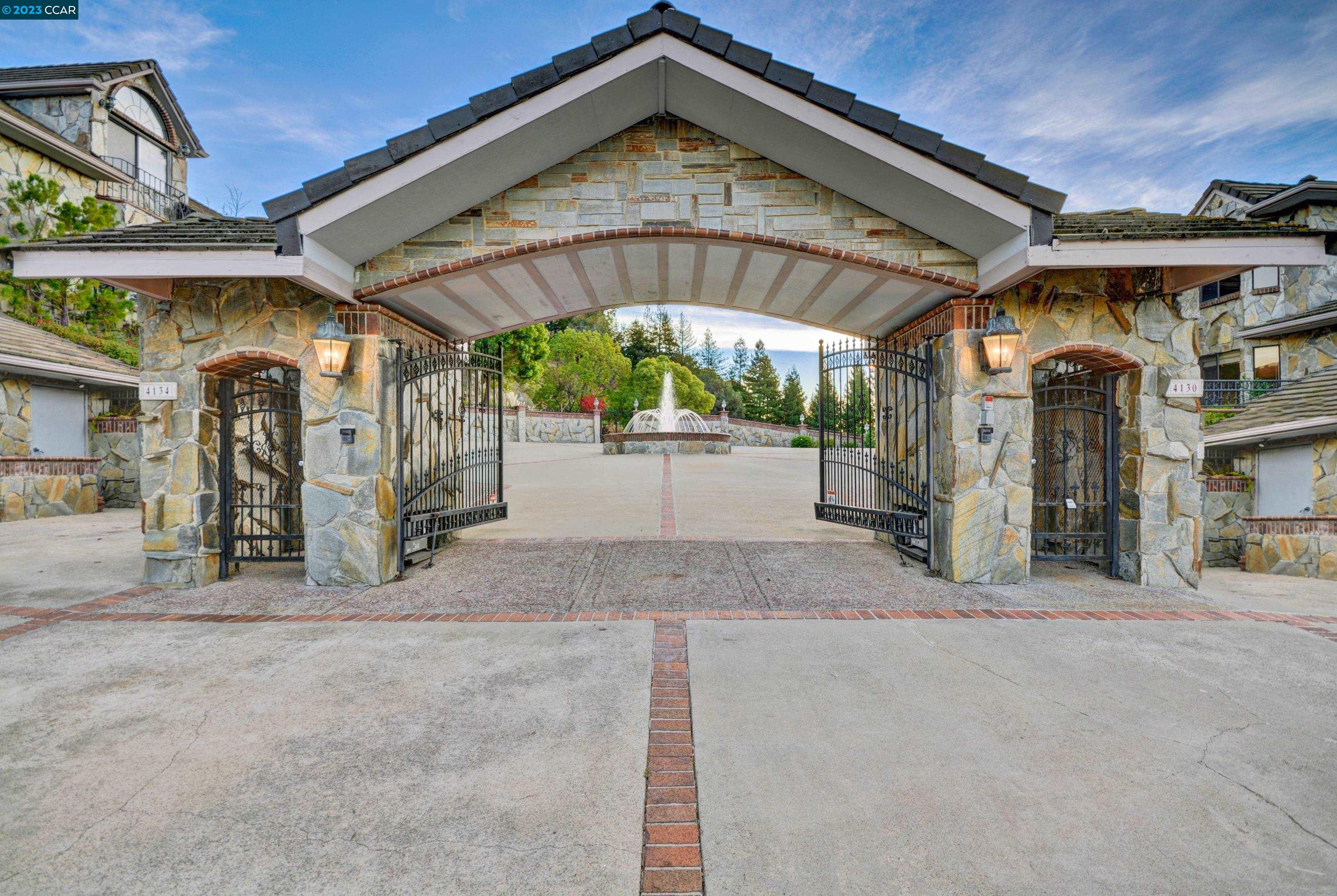 Detail Gallery Image 1 of 44 For 4134 Happy Valley Road, Orinda,  CA 94563 - 5 Beds | 5/1 Baths