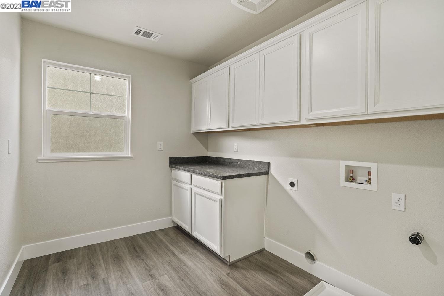 Detail Gallery Image 31 of 38 For 1737 Bella Lago Dr, Stockton,  CA 95206 - 5 Beds | 2/1 Baths