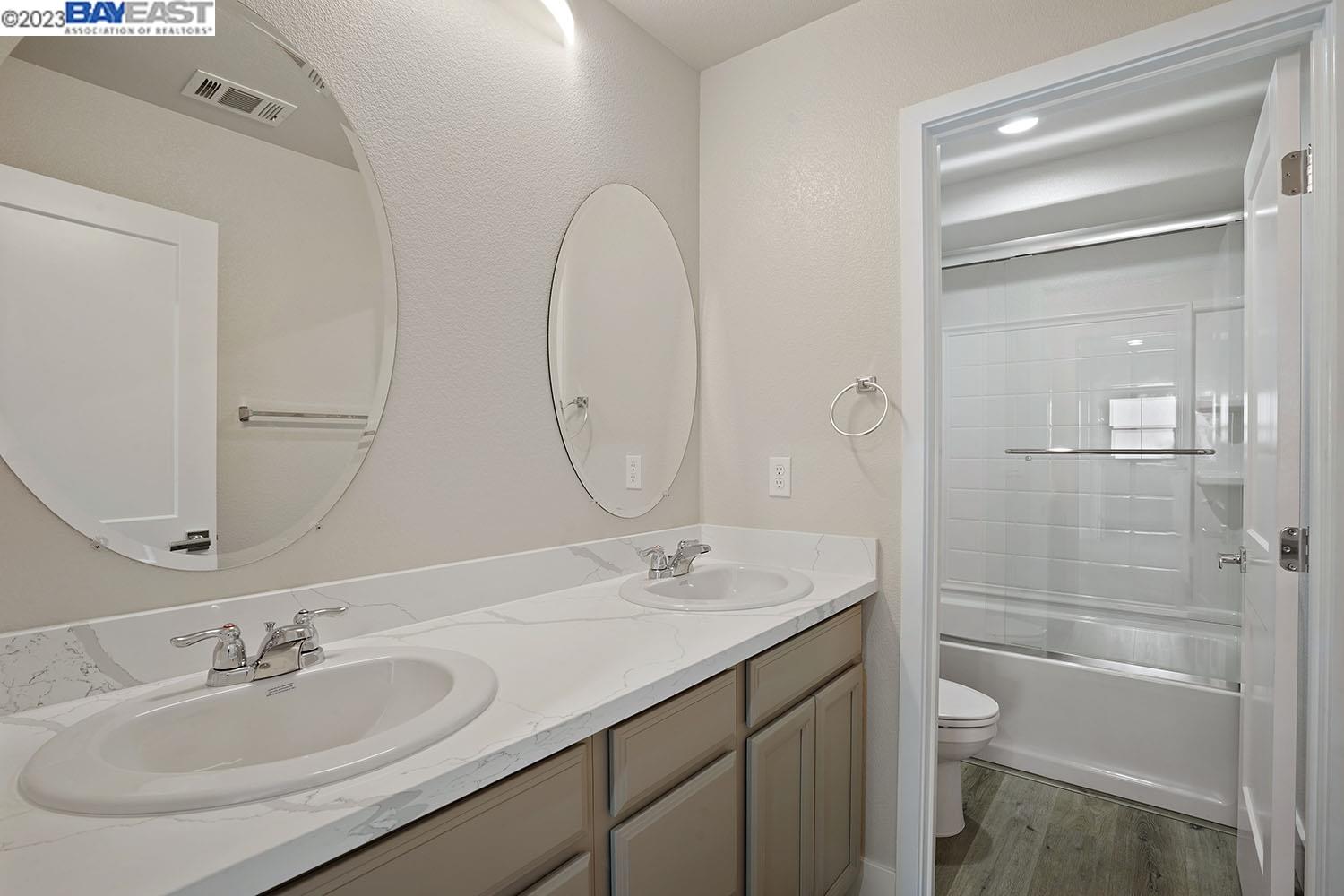 Detail Gallery Image 32 of 39 For 1705 Bella Lago Dr, Stockton,  CA 95206 - 5 Beds | 2/1 Baths