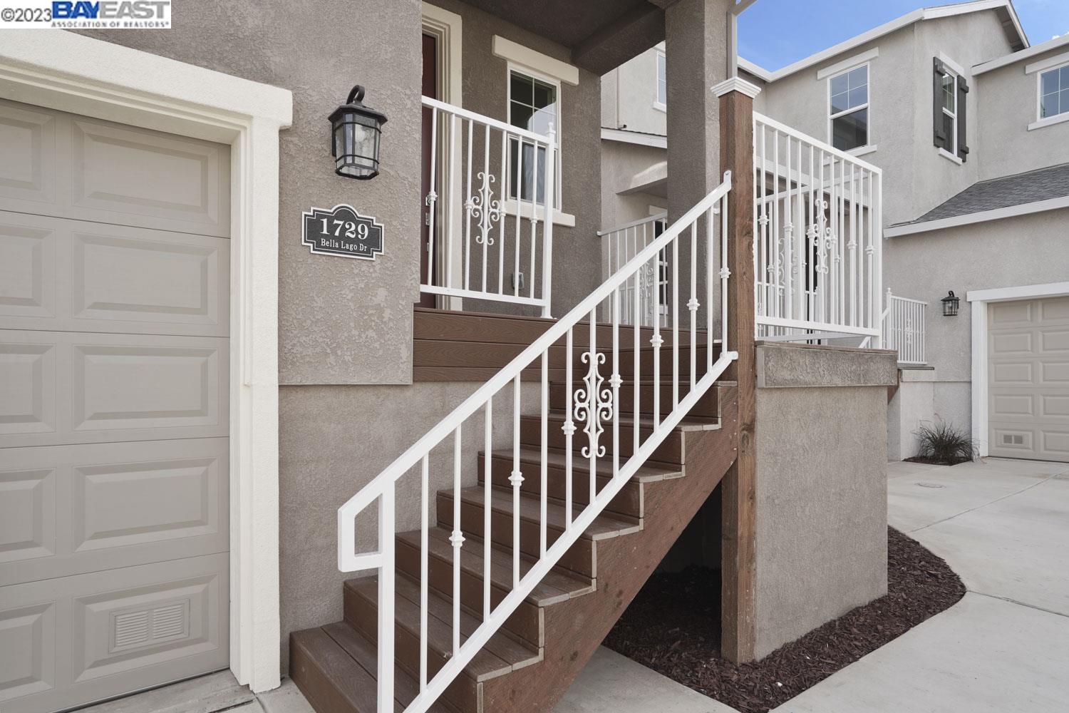 Detail Gallery Image 4 of 39 For 1729 Bella Lago Dr, Stockton,  CA 95206 - 4 Beds | 2/1 Baths