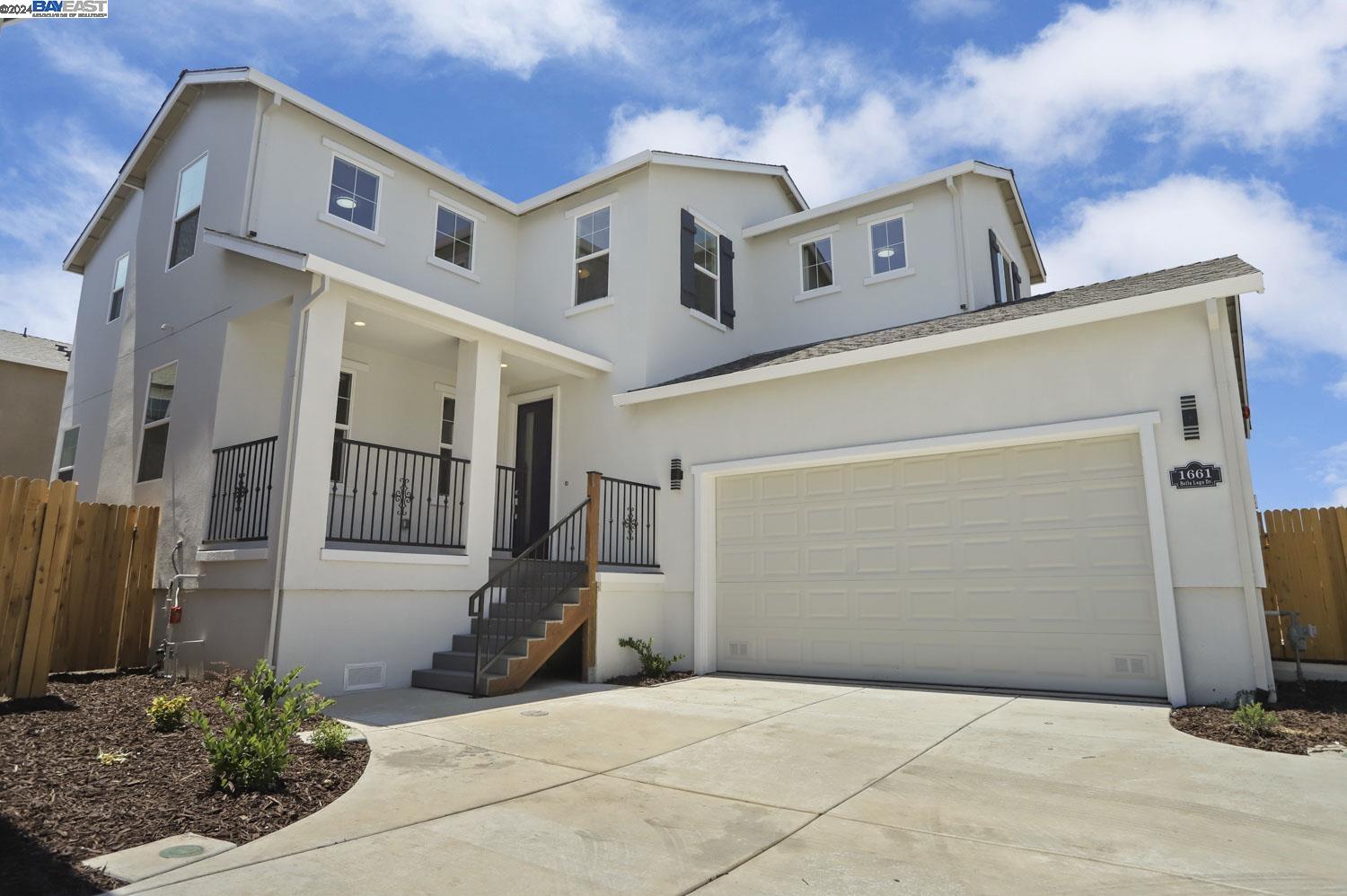 Detail Gallery Image 1 of 1 For 1723 Bella Lago Dr, Stockton,  CA 95206 - 5 Beds | 3 Baths