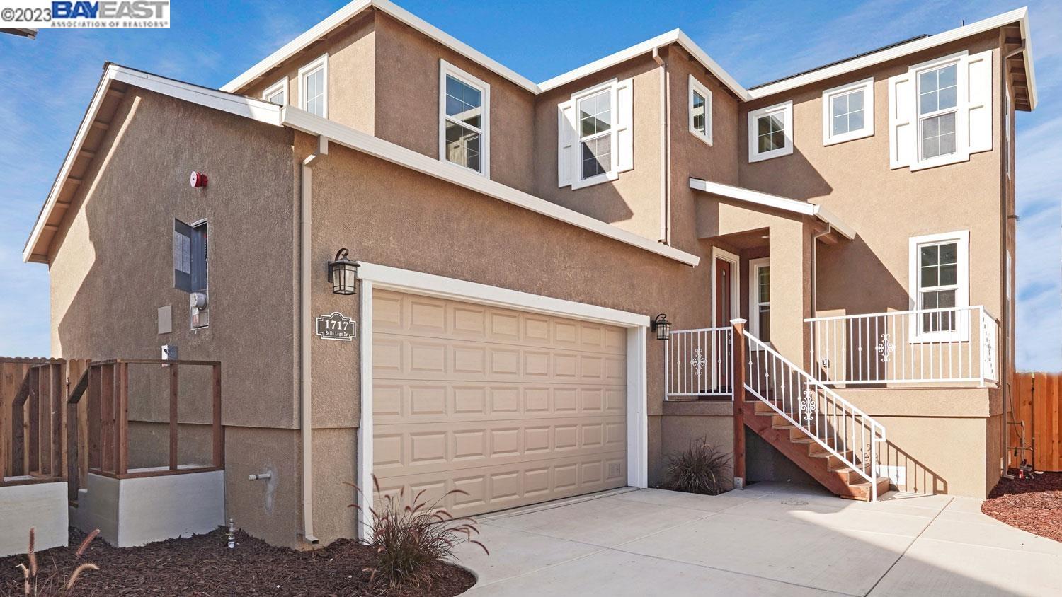 Detail Gallery Image 1 of 1 For 1717 Bella Lago Dr, Stockton,  CA 95206 - 5 Beds | 3 Baths