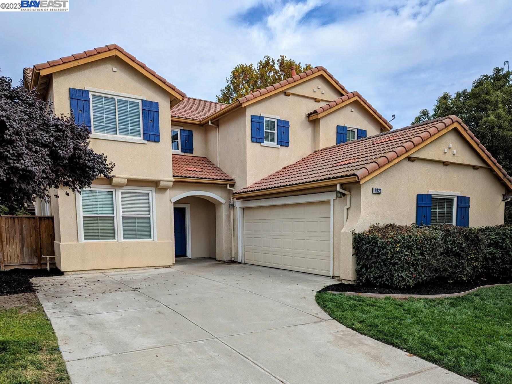Detail Gallery Image 1 of 1 For 1921 Sparrowhawk St, Manteca,  CA 95337 - 4 Beds | 2/1 Baths