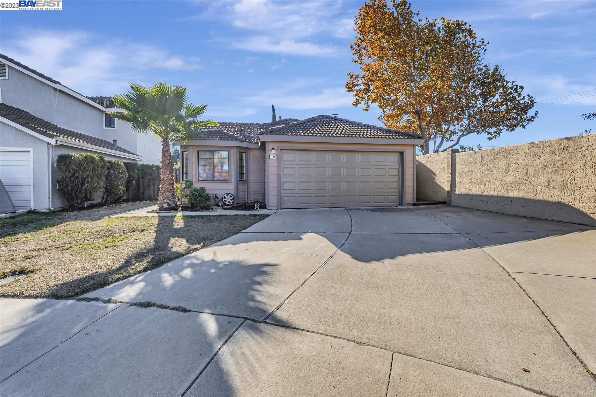 Detail Gallery Image 1 of 1 For 1985 Santa Fe St, Oakley,  CA 94561 - 3 Beds | 2 Baths