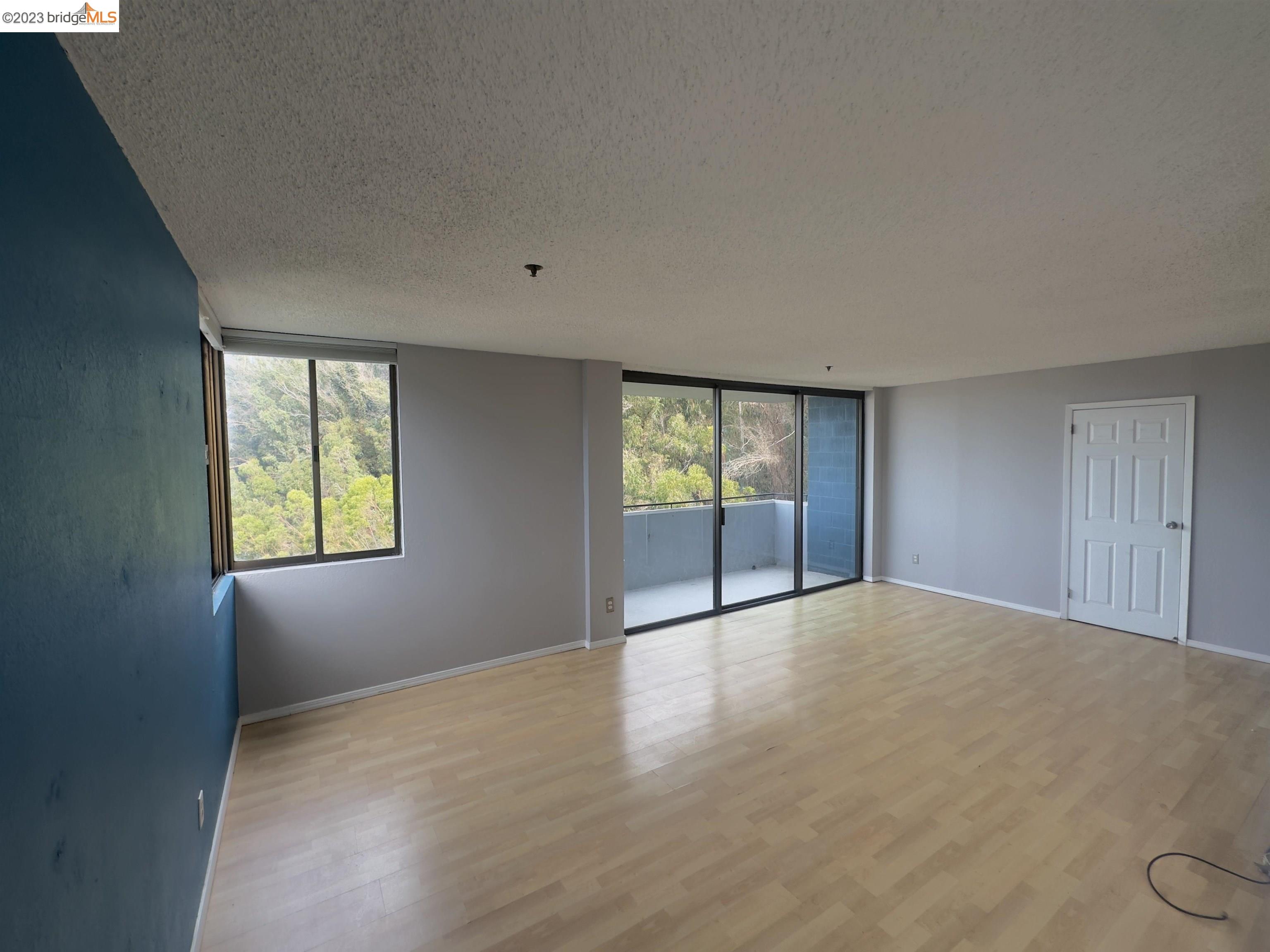 Detail Gallery Image 7 of 14 For 555 Pierce St #1520,  Albany,  CA 94706 - 2 Beds | 2 Baths