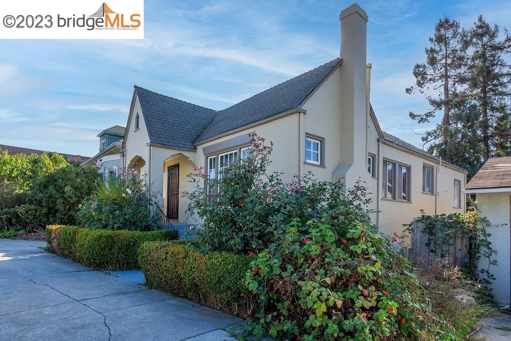 Location is so important., and we're delighted to present a charming single-family home nestled in the 94606 area code of Oakland. Boasting 3 bedrooms and 2 bathrooms within a spacious 960 square feet, this residence sits on a generous 3920 square feet lot. The property offers an abundance of attractions, with proximity to fantastic restaurants, shopping markets, entertainment venues, and picturesque landscapes such as Lake Merritt and public parks.  The basement can also has the potential to be converted to an ADU.  The downstairs has a full bath and separate entrance and a room with laundry hookups.  Convenience is key, as the home provides easy access to commuting routes, including highways 580 and 880. Located near 14th Avenue, public transportation options are plentiful, making the daily commute a breeze. This property is truly a point of pride to call home. Don't miss out on this incredible opportunity – reach out to your agents today!
