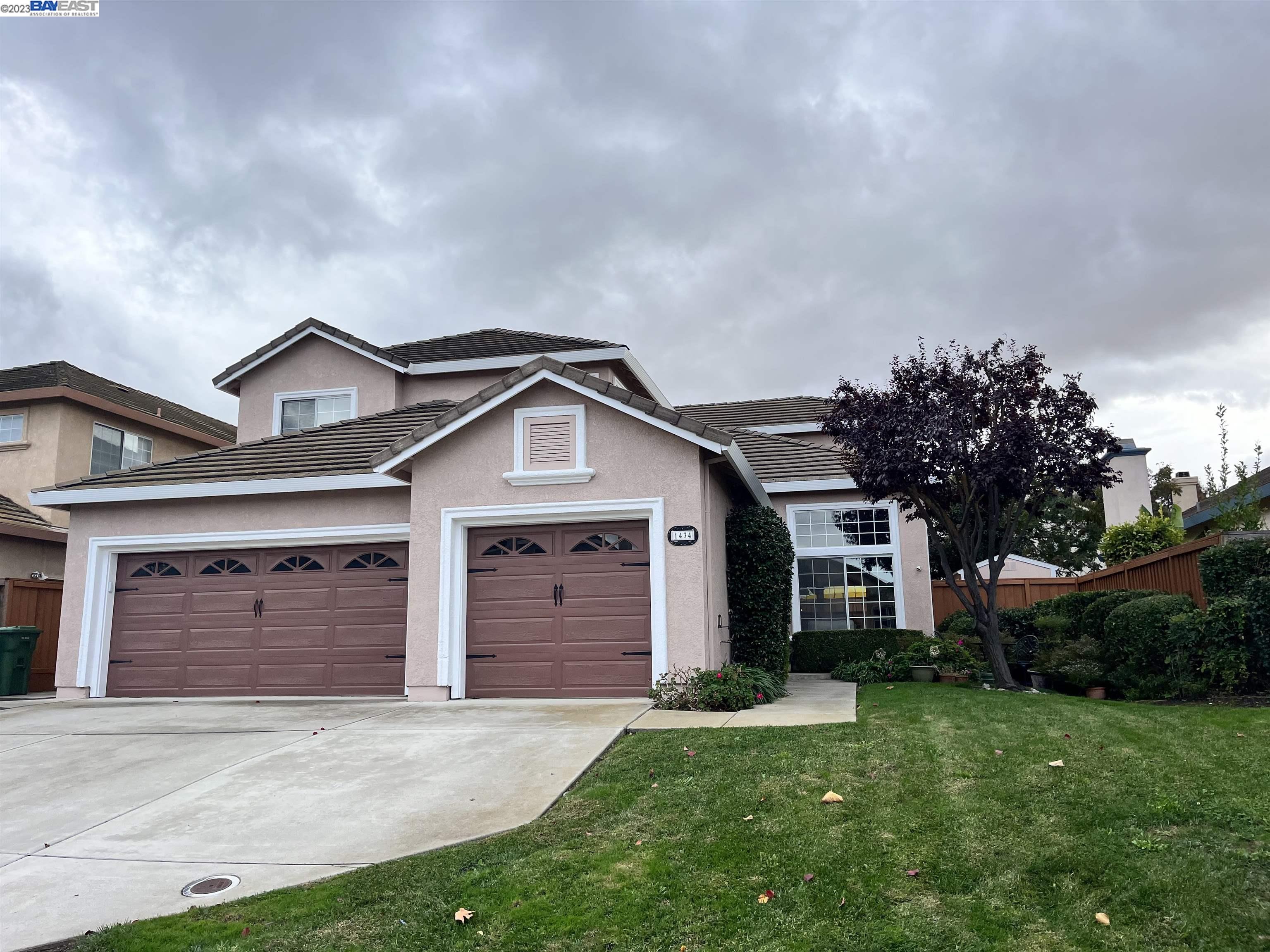 Detail Gallery Image 1 of 1 For 1434 Yorkshire Loop, Tracy,  CA 95376 - 4 Beds | 2/1 Baths