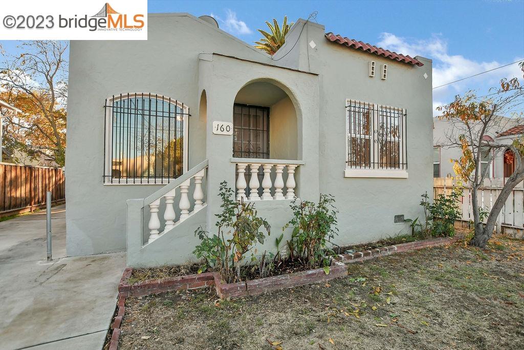 Detail Gallery Image 1 of 1 For 160 E 17th Street, Pittsburg,  CA 94565-3809 - 2 Beds | 1 Baths