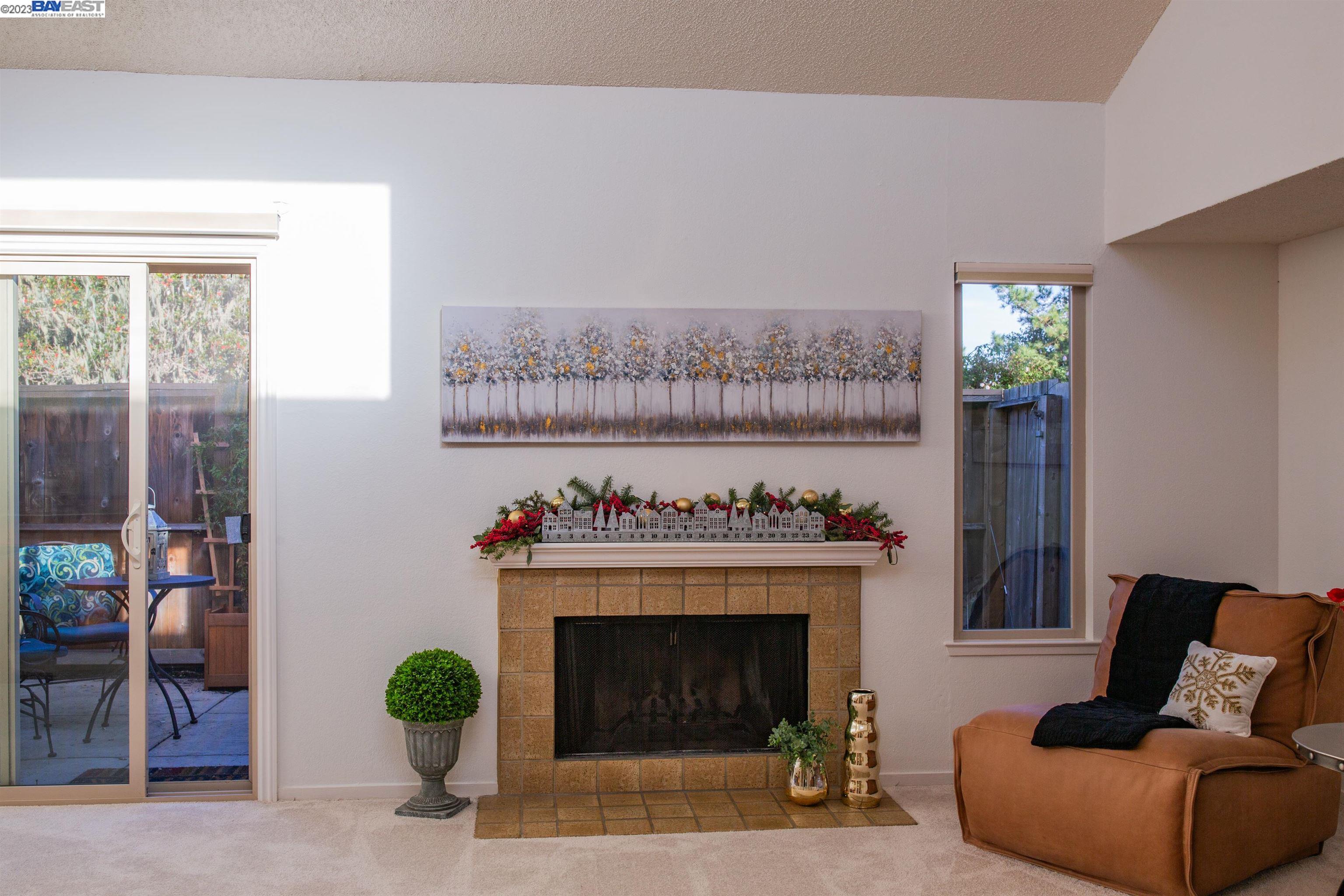 Detail Gallery Image 15 of 60 For 63 Montsalas Dr, Monterey,  CA 93940 - 2 Beds | 2 Baths
