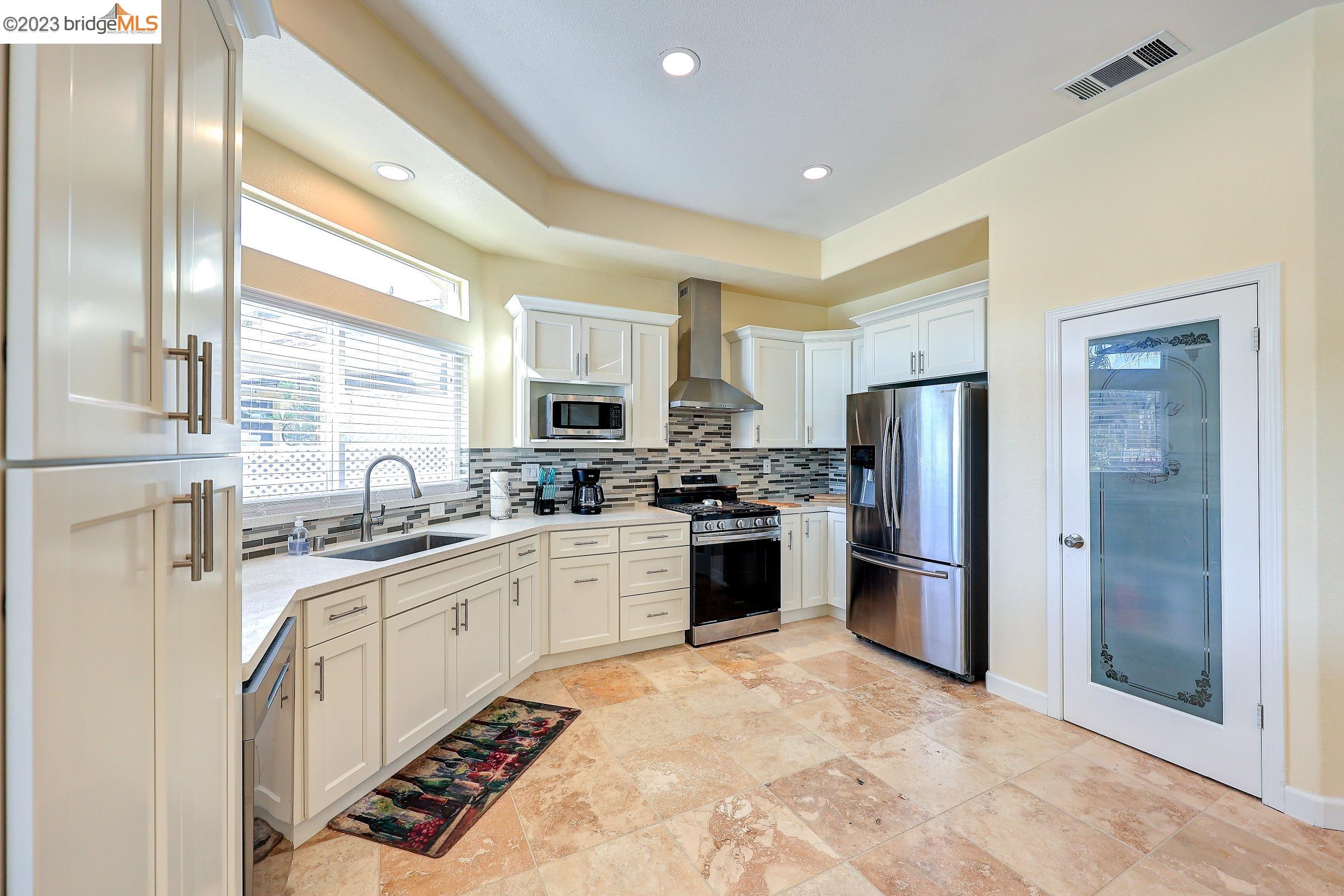 Detail Gallery Image 13 of 60 For 4050 Pier Point #100,  Discovery Bay,  CA 94505-9999 - 4 Beds | 2 Baths