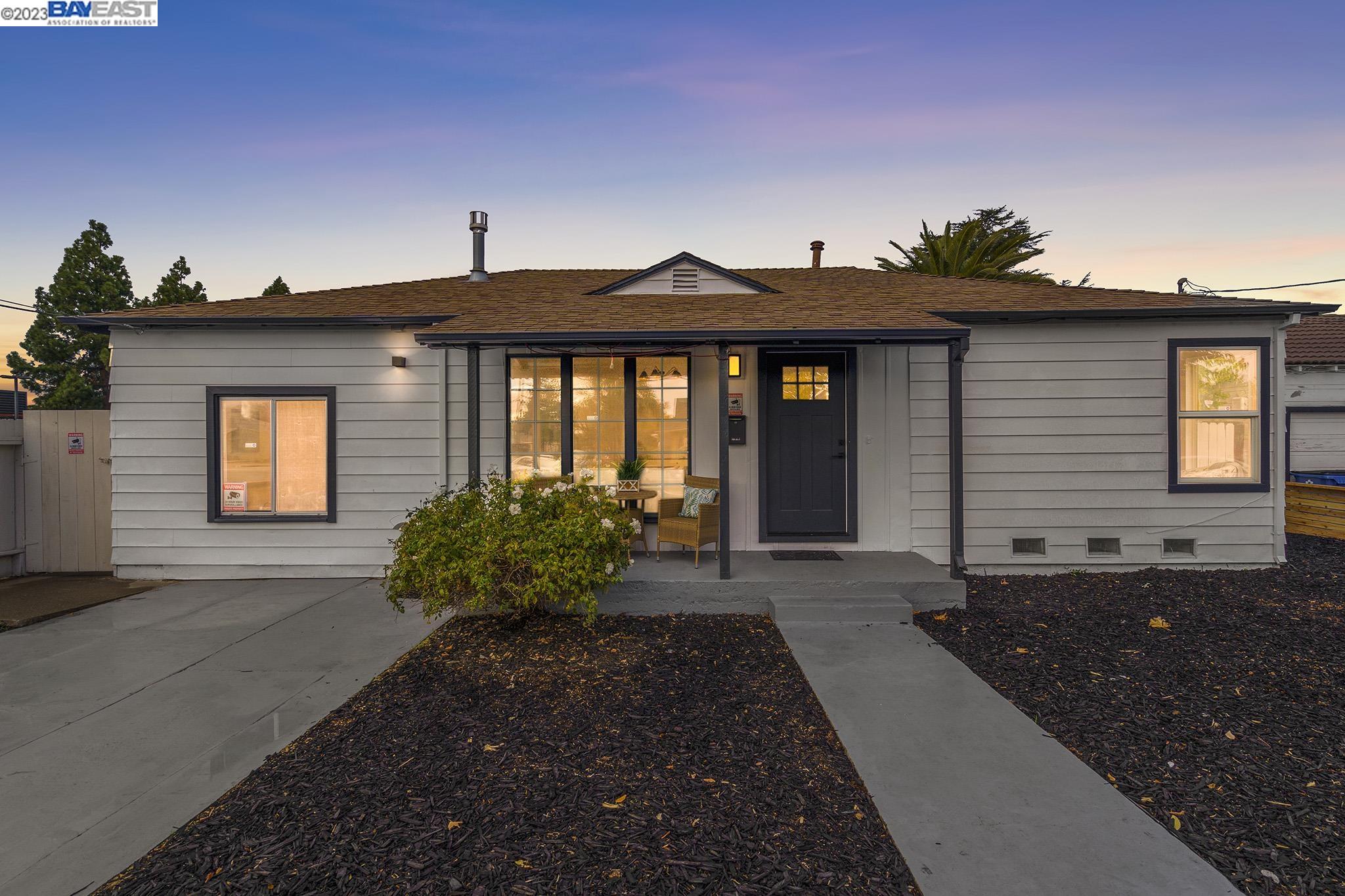 Detail Gallery Image 1 of 1 For 19 E 19th St, Antioch,  CA 94509 - 4 Beds | 2/1 Baths