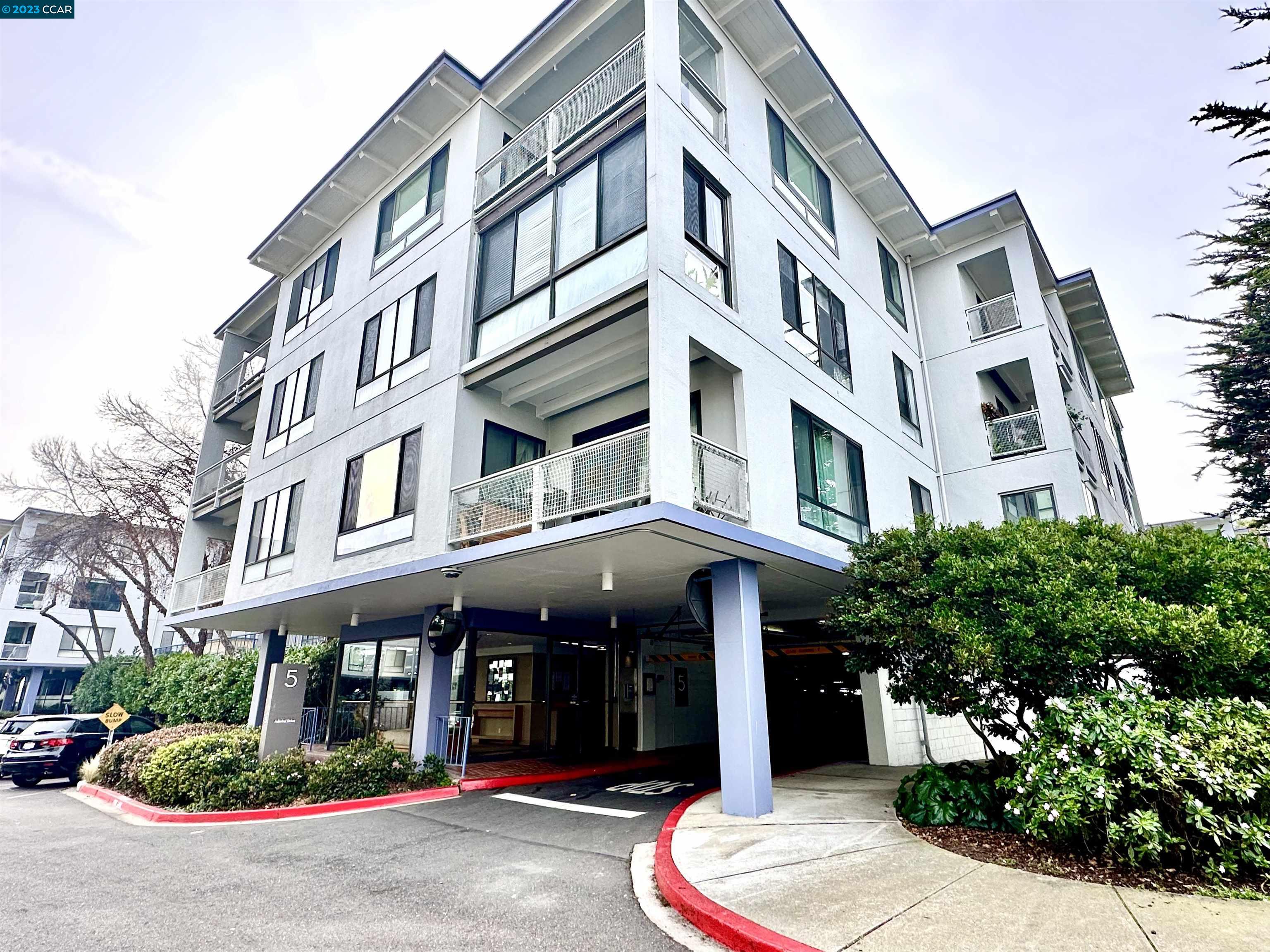 MLS: 41046034 Condo For Sale
