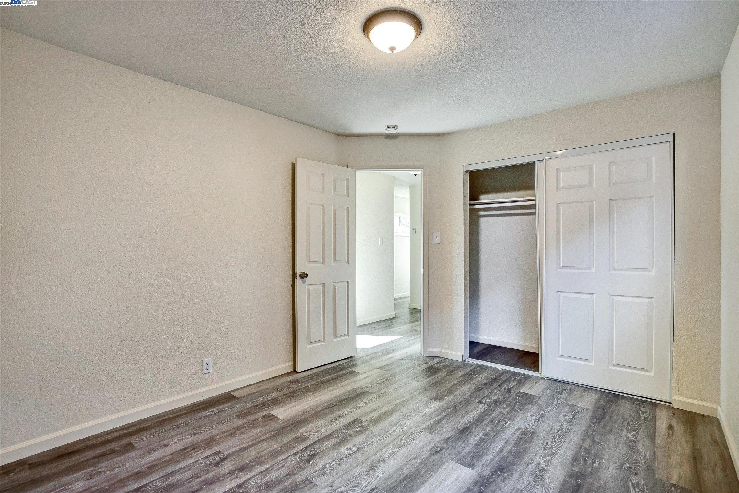 Detail Gallery Image 11 of 17 For 5900 Hayes St a,  Oakland,  CA 94605 - 3 Beds | 1/1 Baths