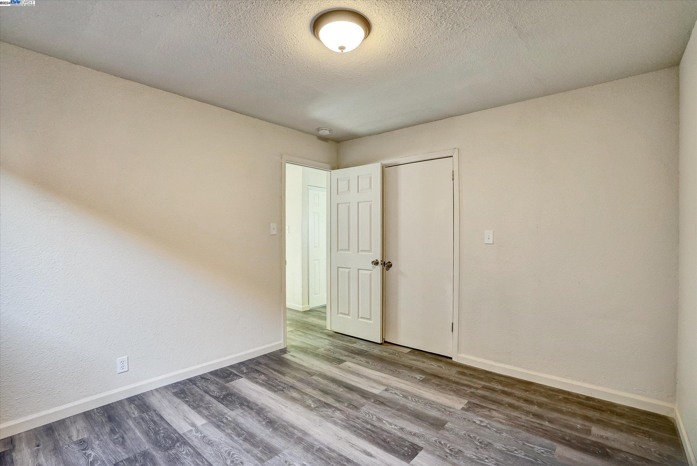Detail Gallery Image 16 of 17 For 5900 Hayes St a,  Oakland,  CA 94605 - 3 Beds | 1/1 Baths