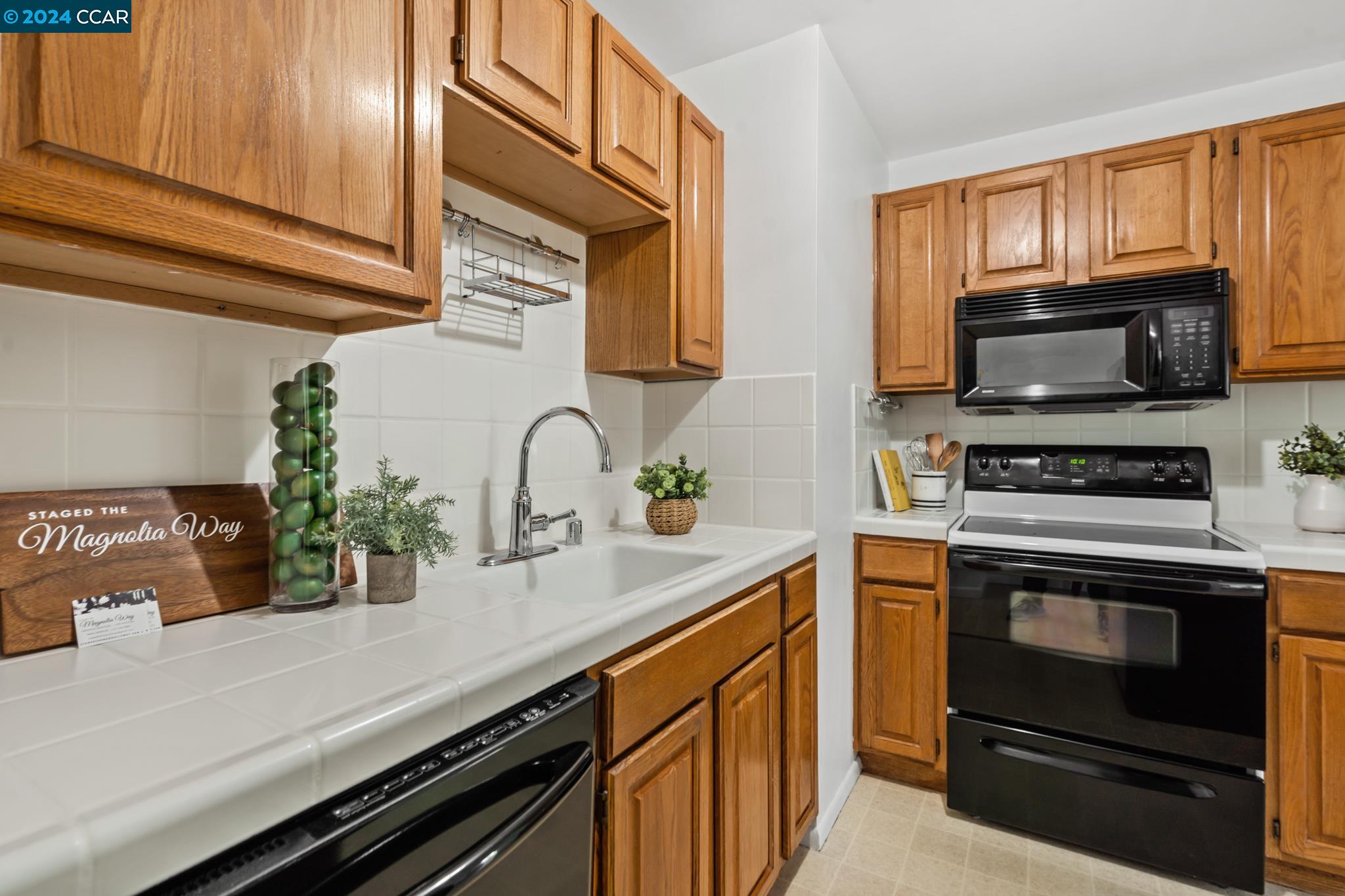 Detail Gallery Image 1 of 1 For 1743 Carmel Dr #6,  Walnut Creek,  CA 94596 - 2 Beds | 1/1 Baths