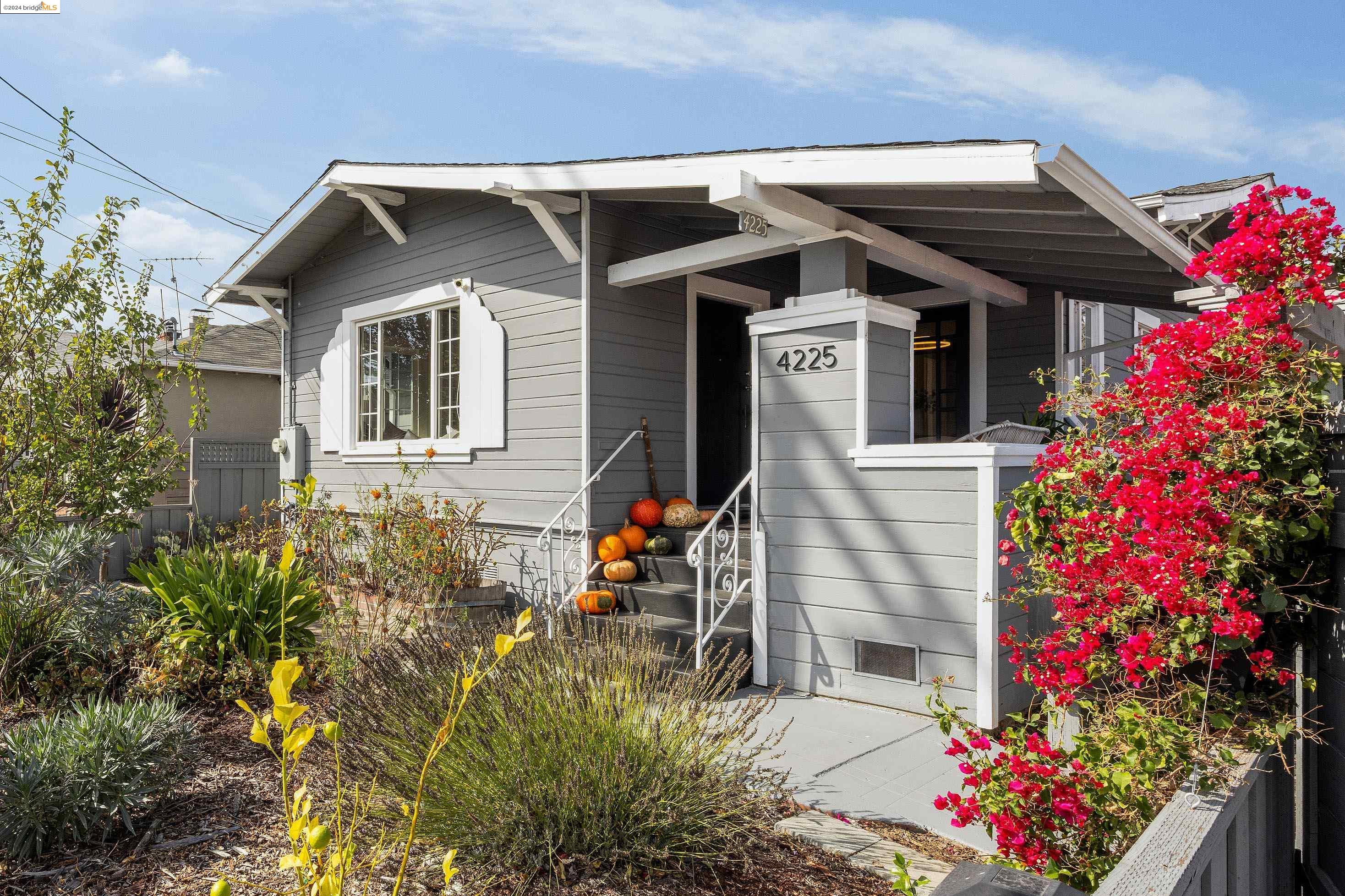 Detail Gallery Image 1 of 1 For 4225 Porter St, Oakland,  CA 94619 - 2 Beds | 2 Baths