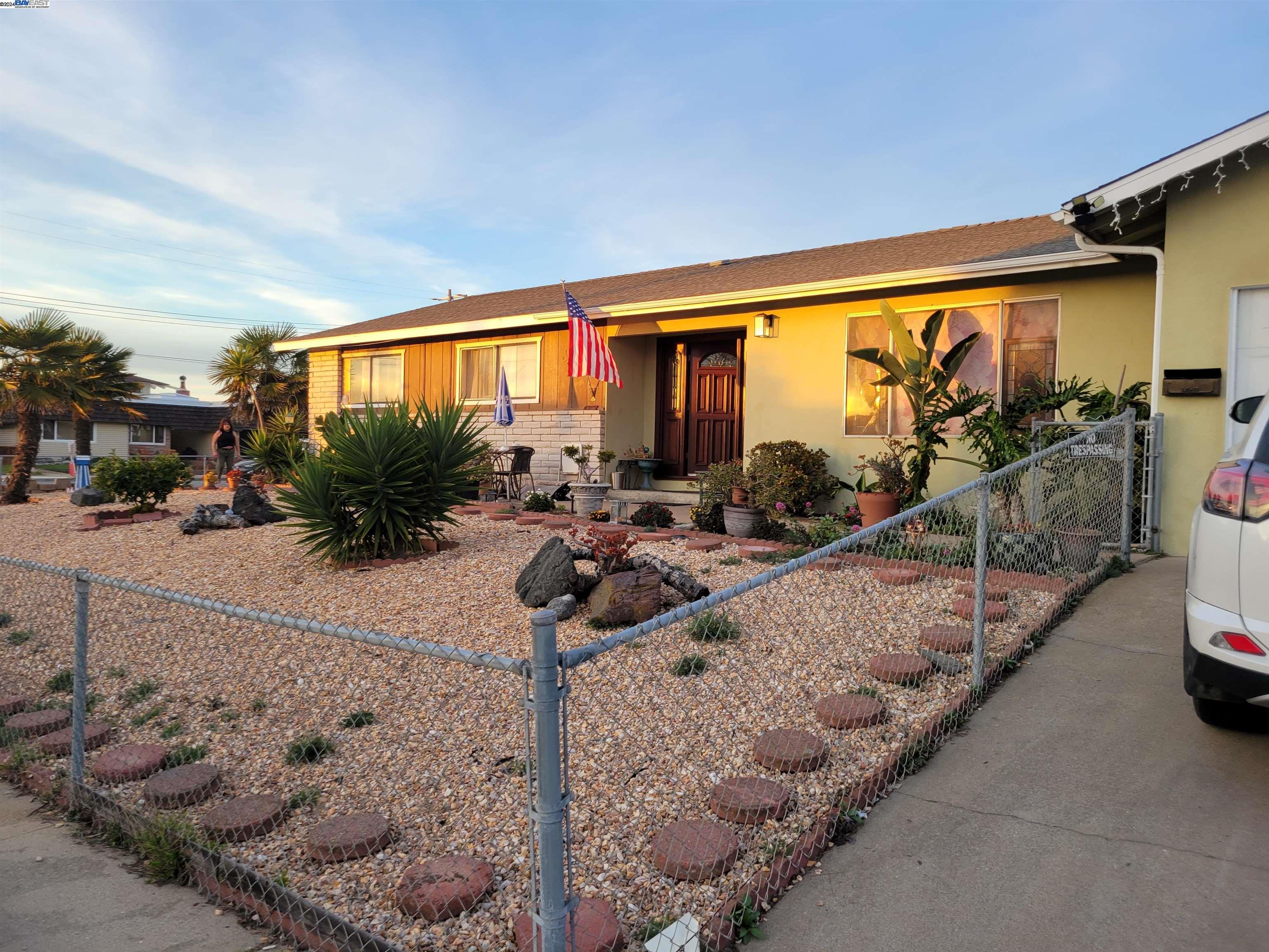 Detail Gallery Image 1 of 1 For 485 Forest Cir, –,  CA 93933 - 3 Beds | 2 Baths