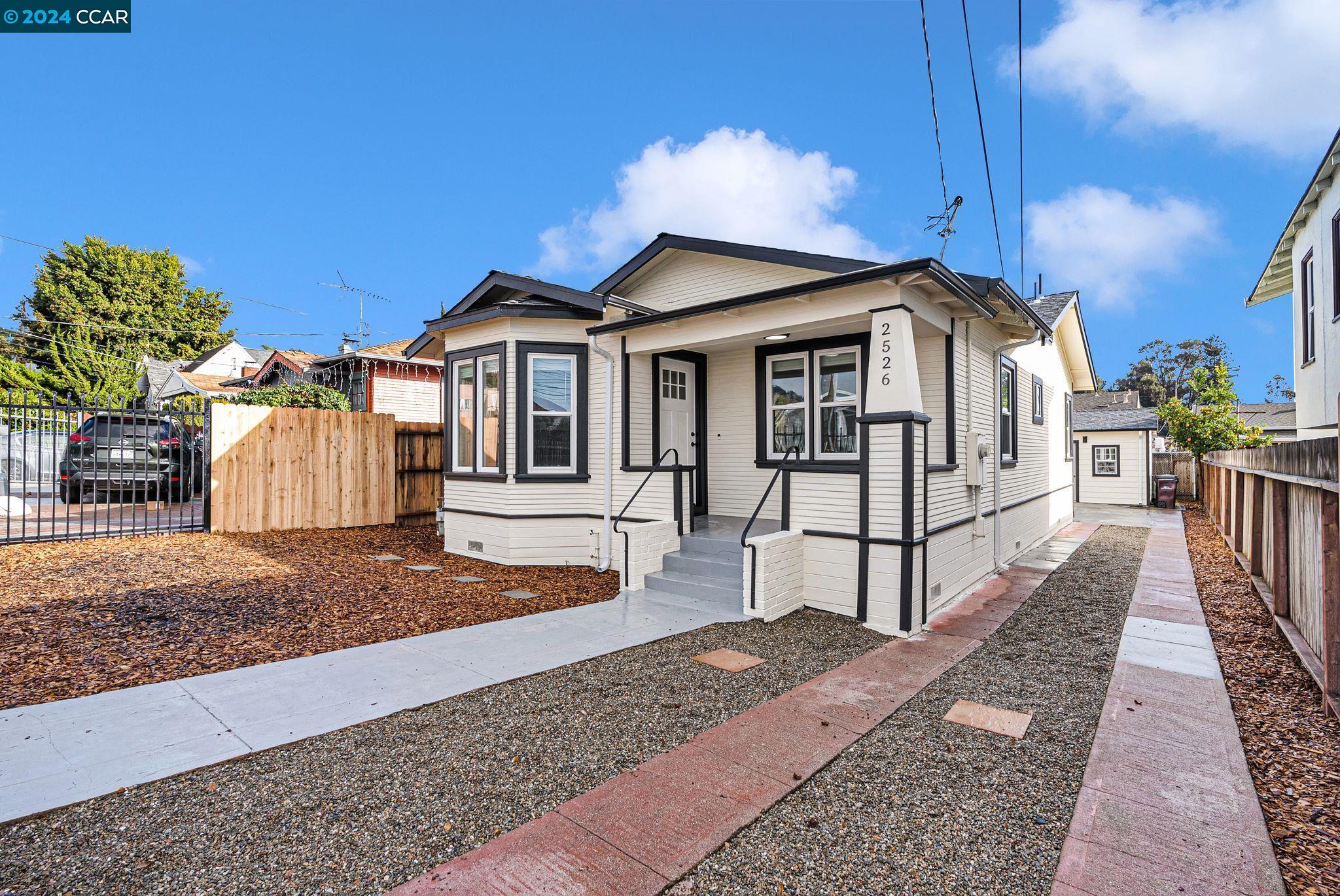 Detail Gallery Image 1 of 1 For 2526 82nd Ave, Oakland,  CA 94605 - 2 Beds | 1 Baths