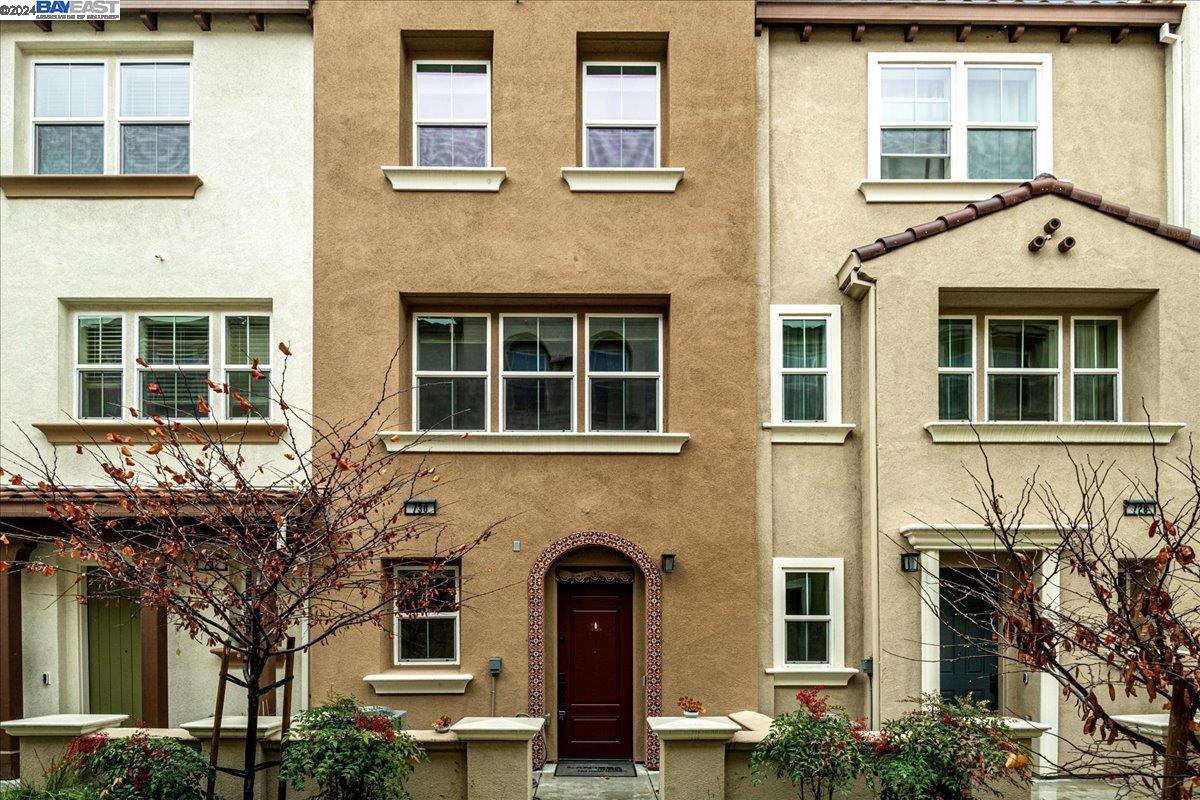 Detail Gallery Image 1 of 1 For 730 Amalfi Loop, Milpitas,  CA 95035 - 3 Beds | 3/1 Baths