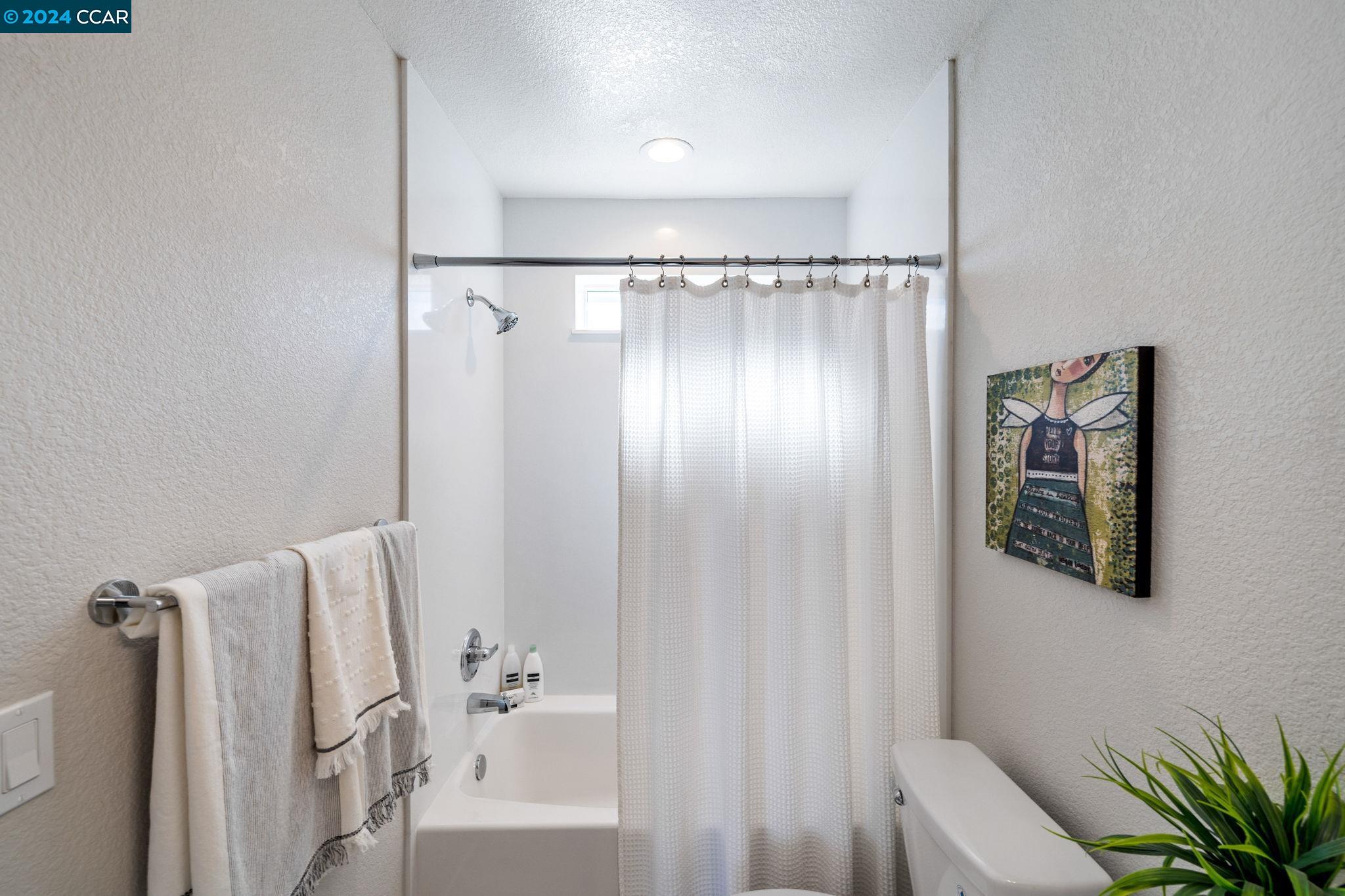 Detail Gallery Image 18 of 35 For 354 Pinole Ave, Rodeo,  CA 94572 - 3 Beds | 2 Baths