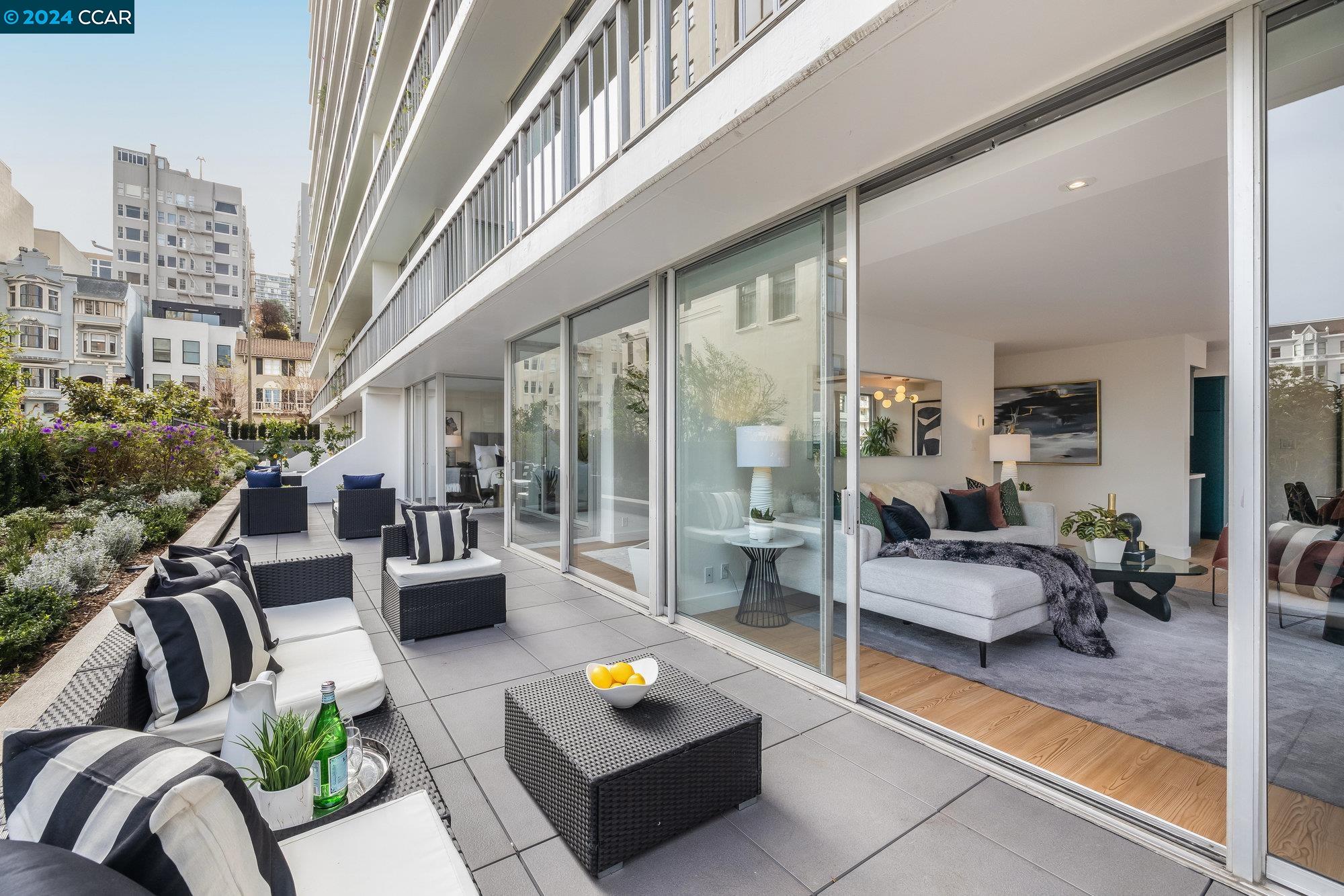 Detail Gallery Image 1 of 1 For 1998 Broadway #405,  San Francisco,  CA 94109 - 3 Beds | 2/1 Baths