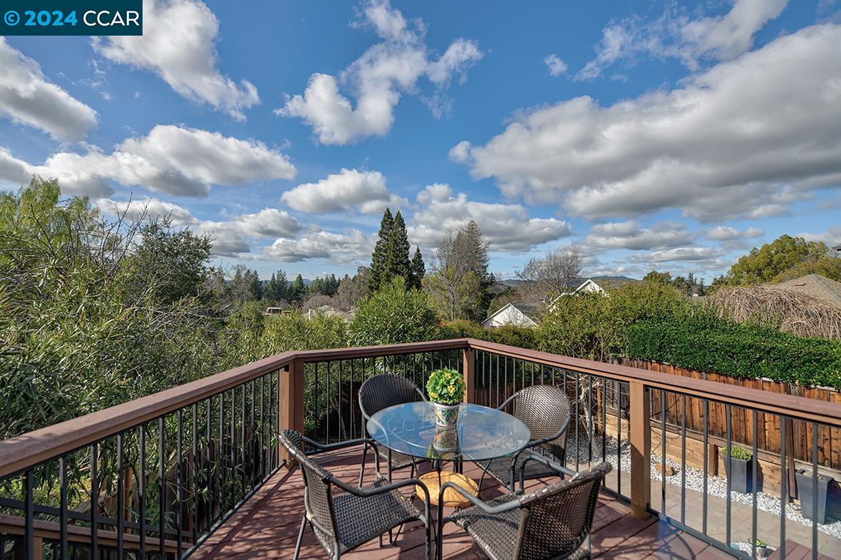 Detail Gallery Image 10 of 59 For 1445 Cortez Court, Walnut Creek,  CA 94598 - 3 Beds | 3 Baths