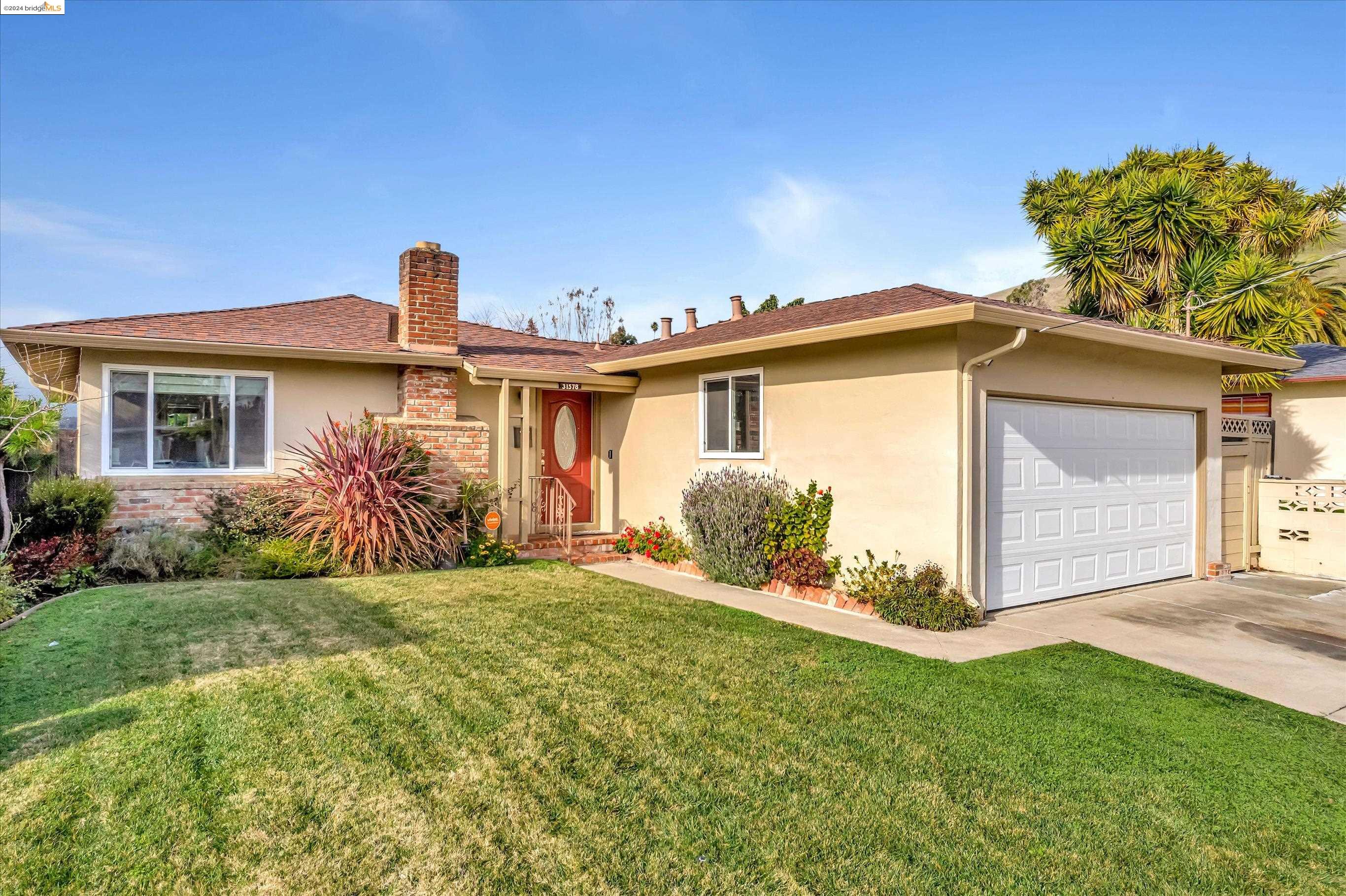 Detail Gallery Image 1 of 1 For 31578 Hugh Way, Hayward,  CA 94544 - 3 Beds | 2 Baths