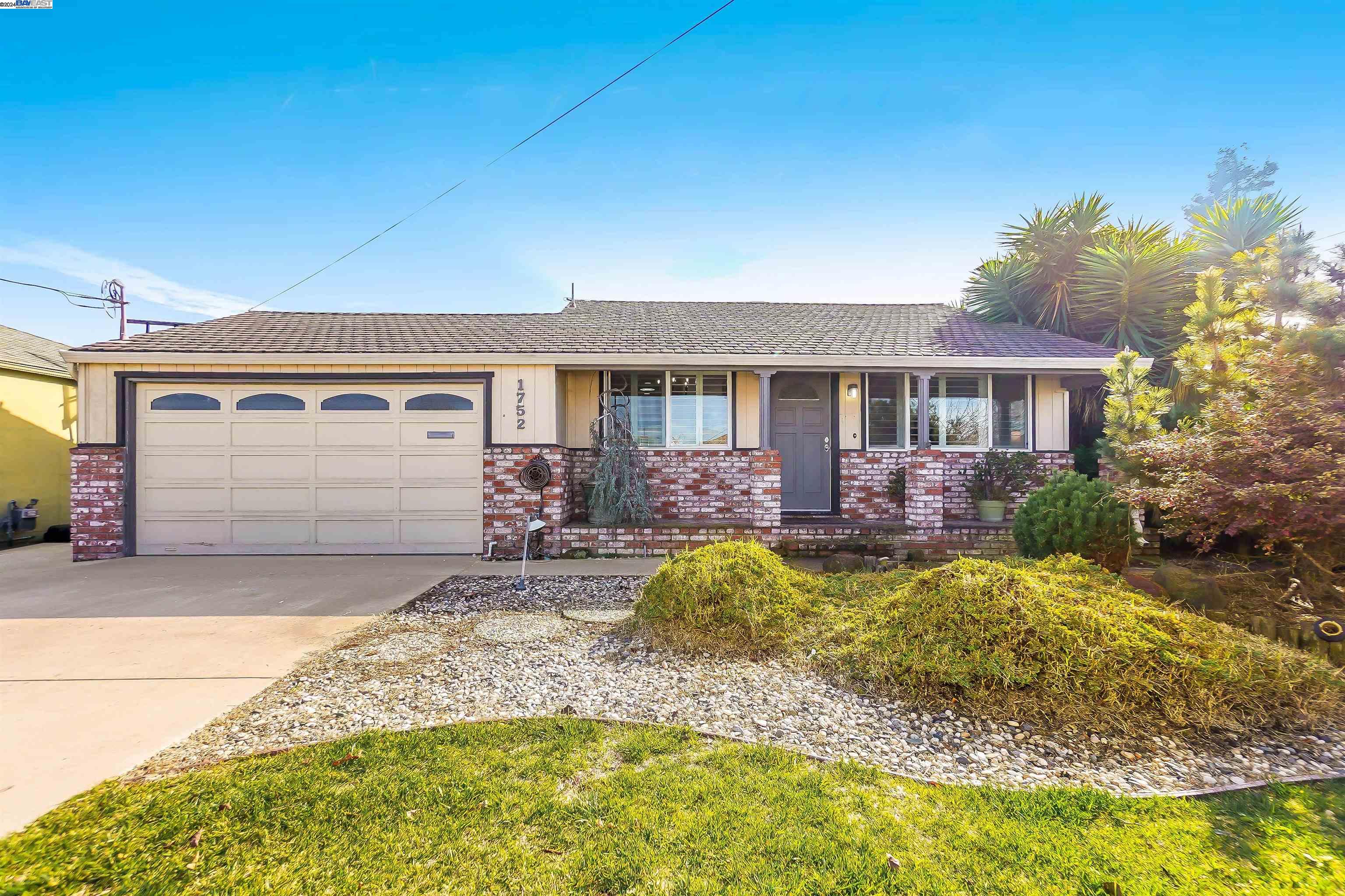 Detail Gallery Image 1 of 1 For 1752 Keller Ave, San Lorenzo,  CA 94580 - 2 Beds | 2/1 Baths
