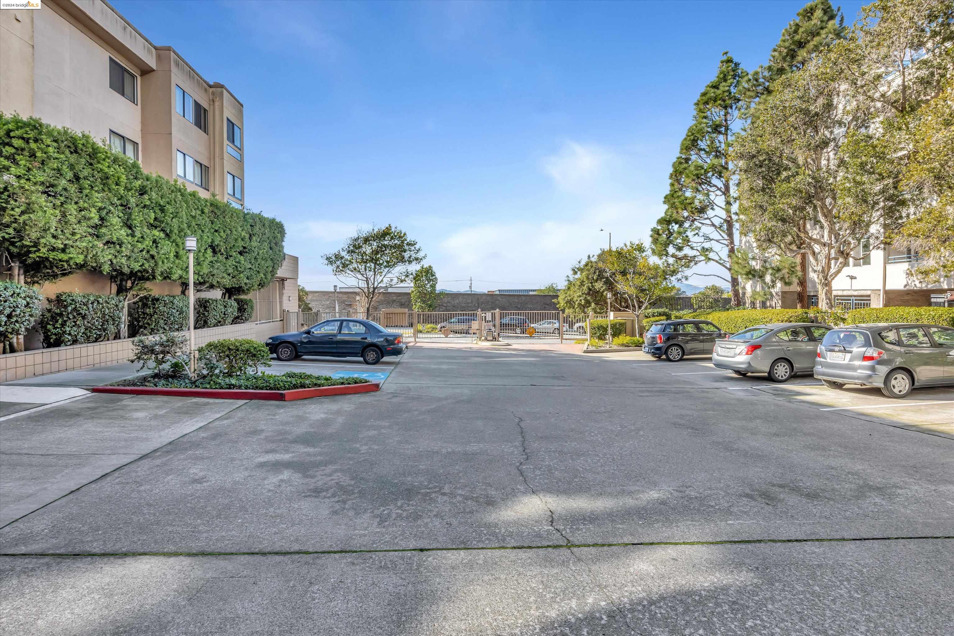 Detail Gallery Image 22 of 37 For 545 Pierce St #2313,  Albany,  CA 94706 - 2 Beds | 2 Baths